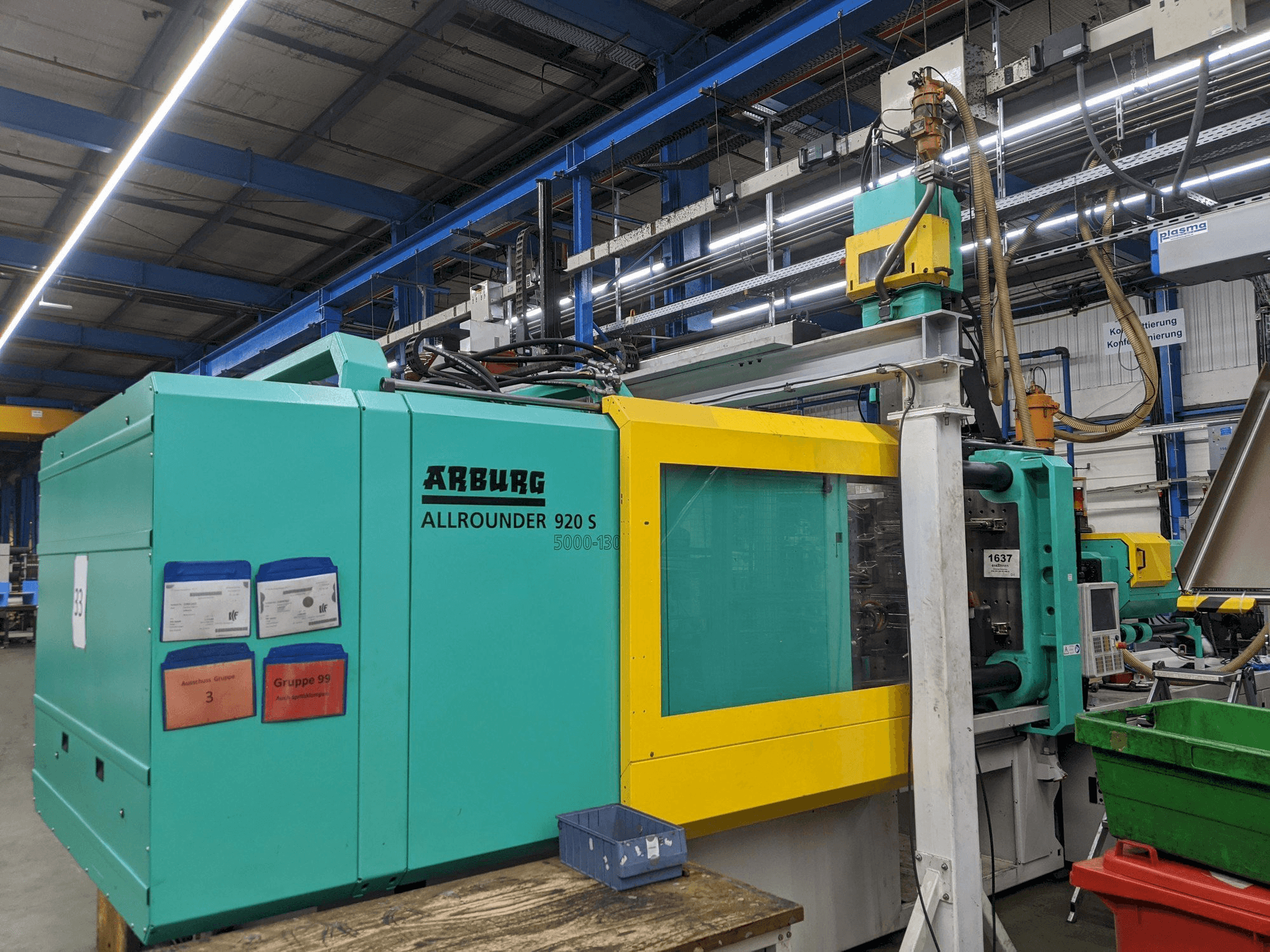 Čelní pohled na Arburg ALLROUNDER 920 S 5000 - 1300 / 400 stroj