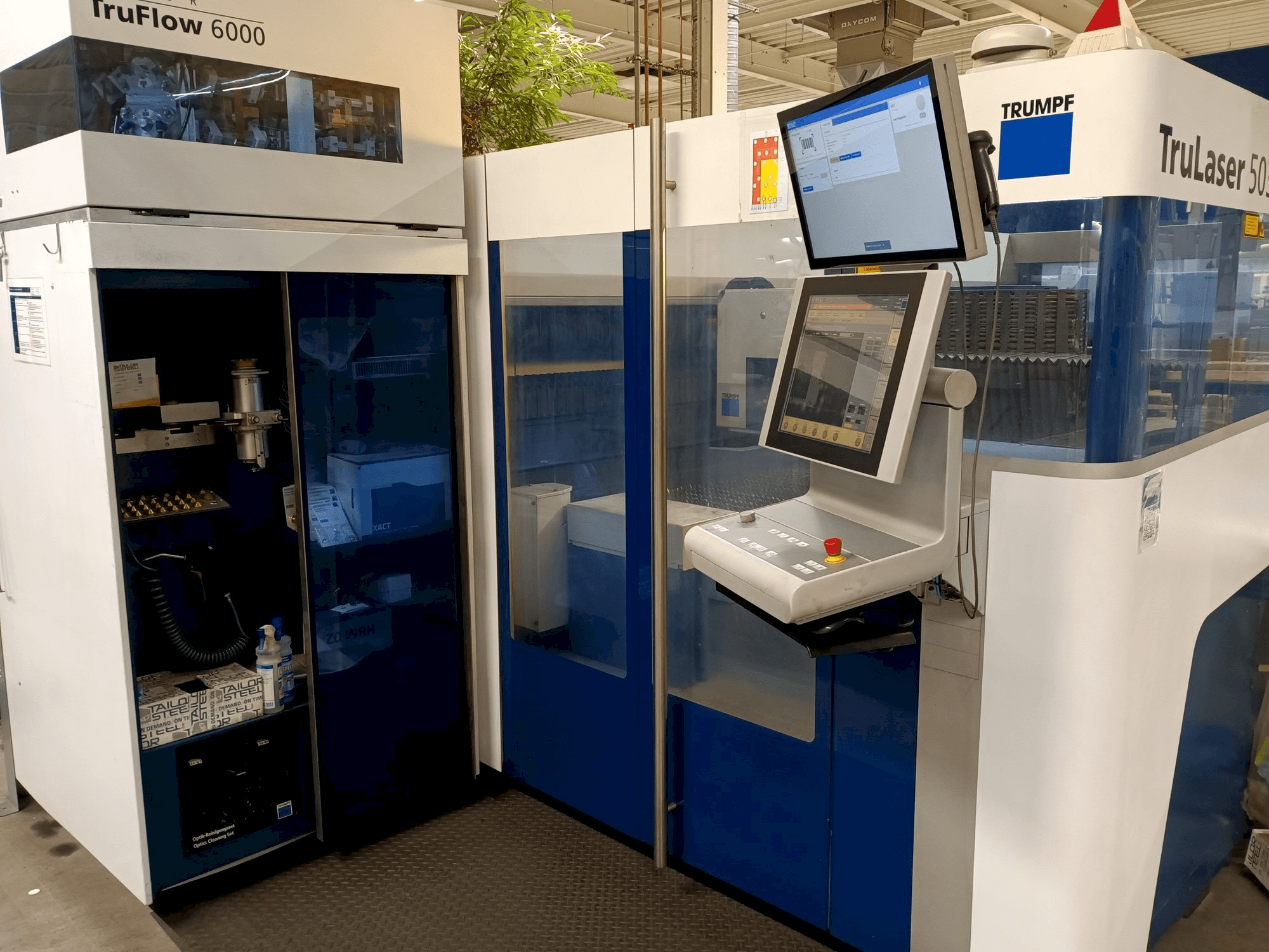 Čelní pohled na TRUMPF TruLaser 5030 6,0kW Co2 + LiftMaster stroj