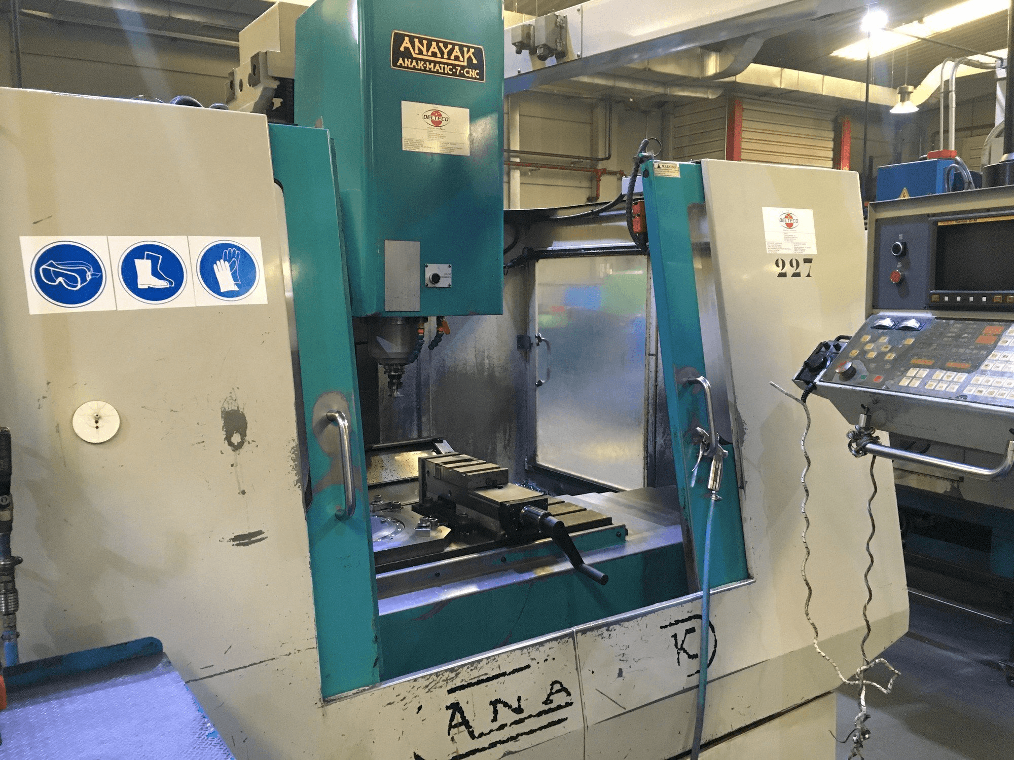 Čelní pohled na ANAYAK ANAKMATIC-7 stroj