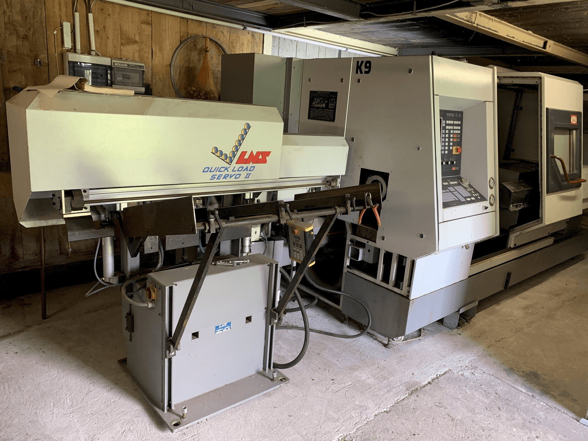 Čelní pohled na TRAUB TND 350 G stroj