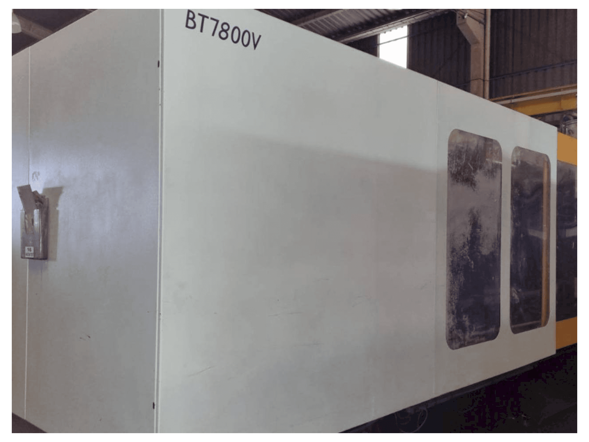 Čelní pohled na BORCHÊ BT780V-II stroj