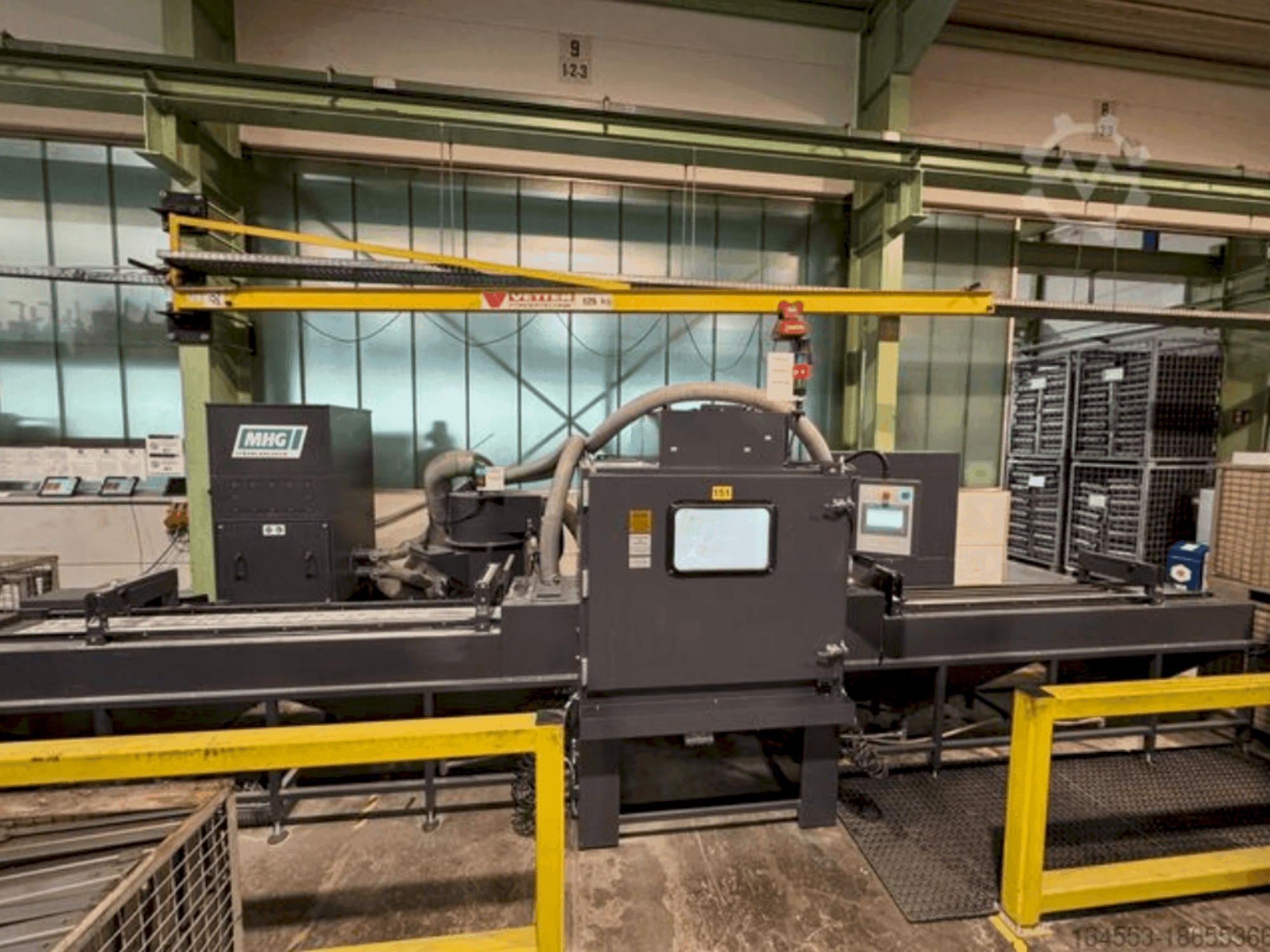 Čelní pohled na MHG SMG 160 stroj