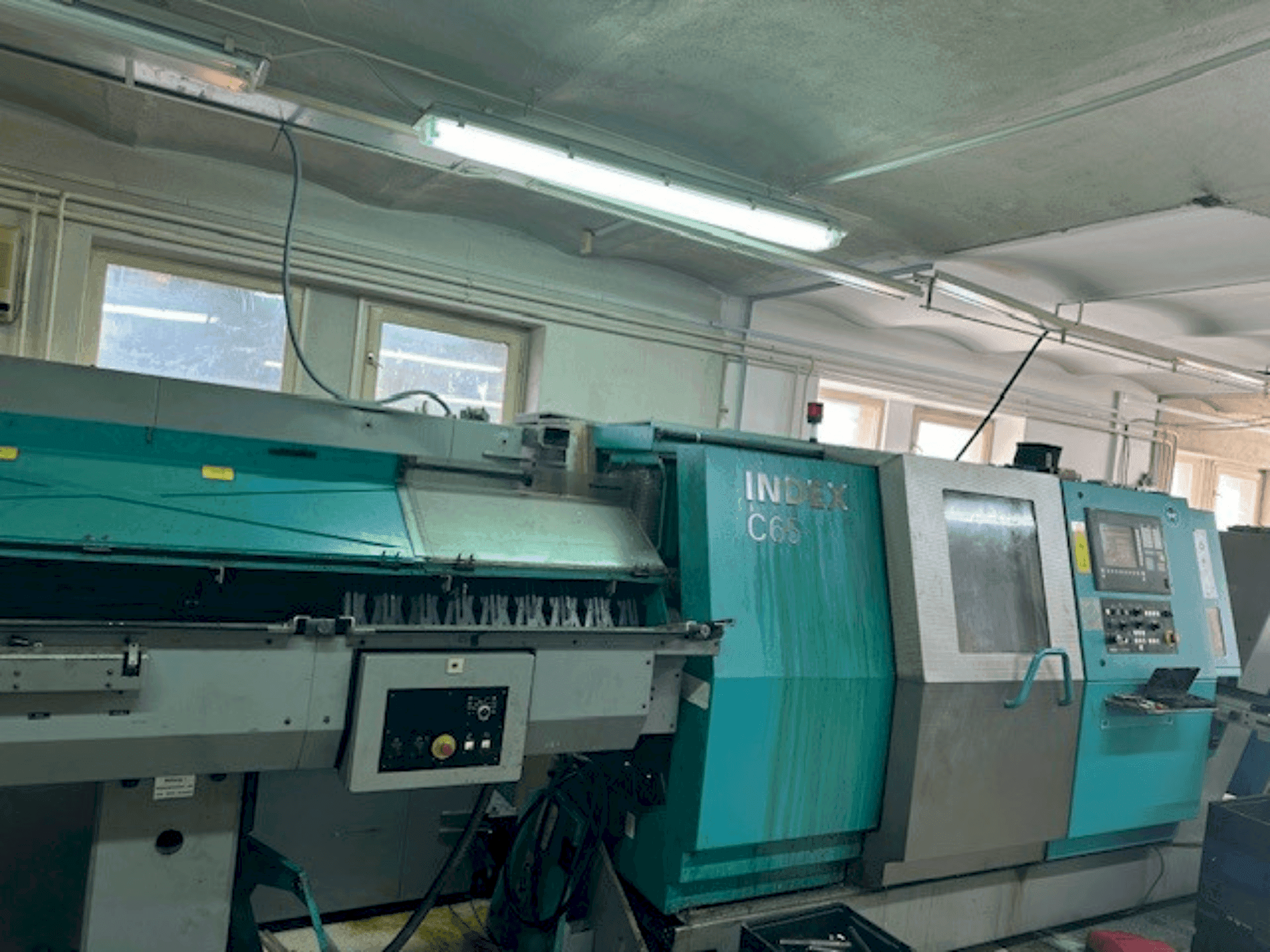 Čelní pohled na Index C65 stroj