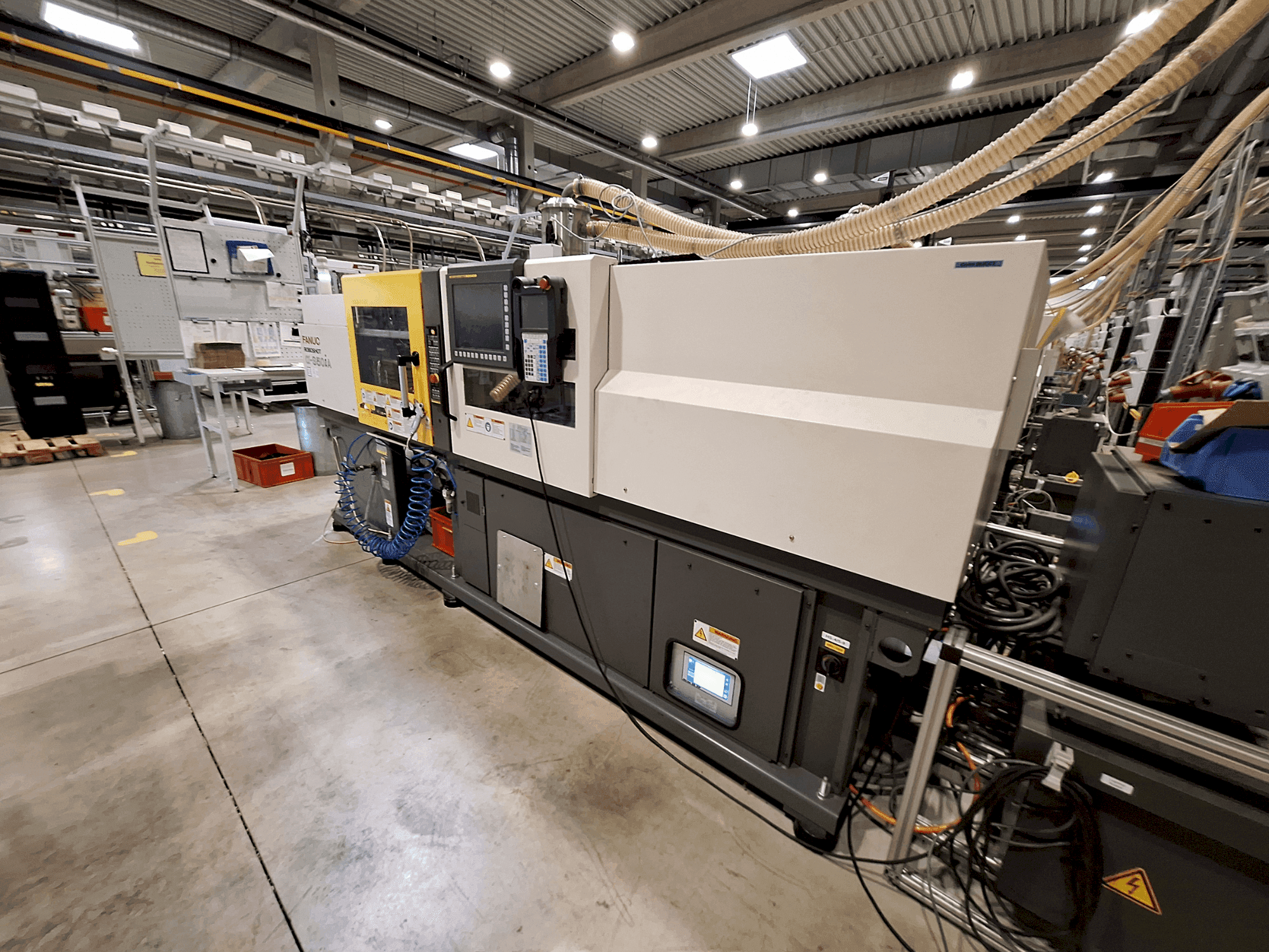 Čelní pohled na FANUC Roboshot S50iA stroj