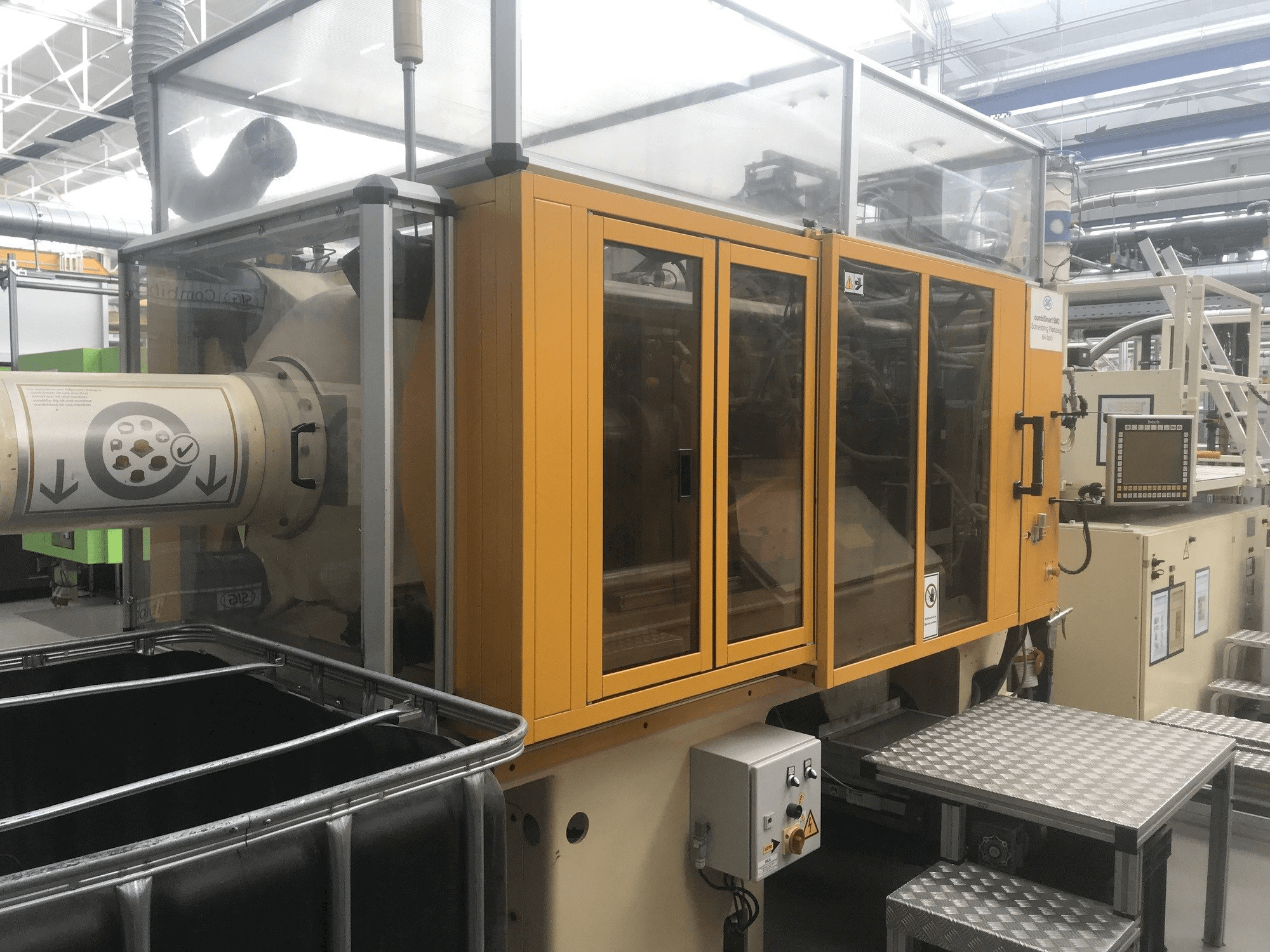 Čelní pohled na Husky H225 RS 45/38 stroj