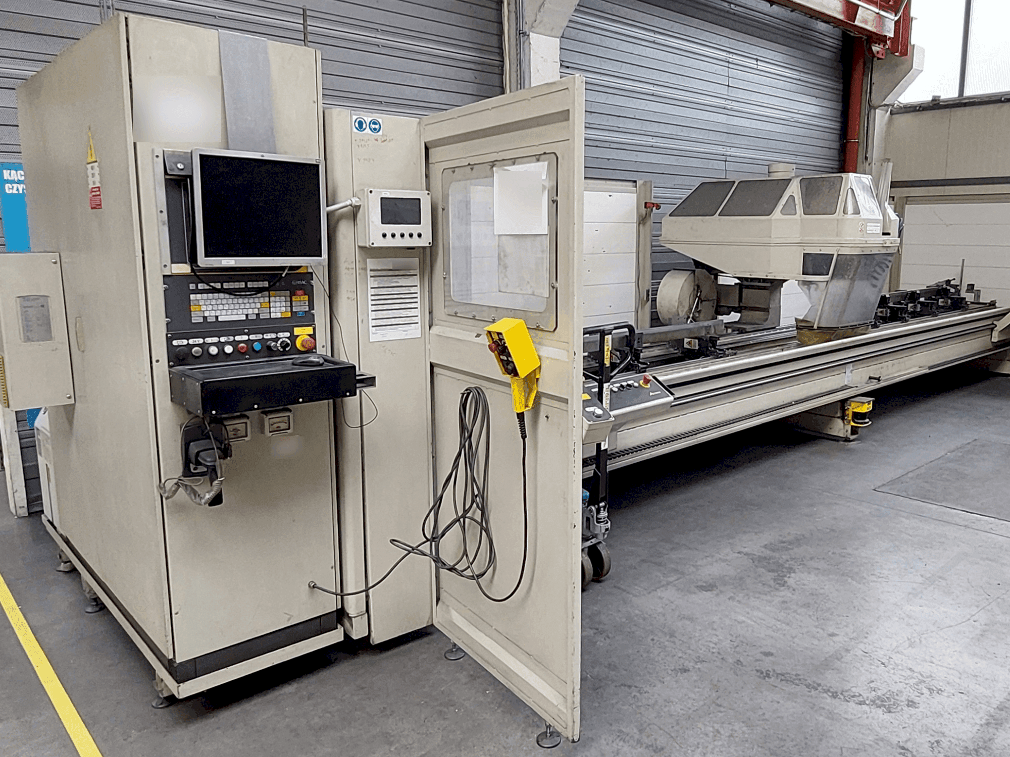 Čelní pohled na Emmegi PENDOLARE stroj