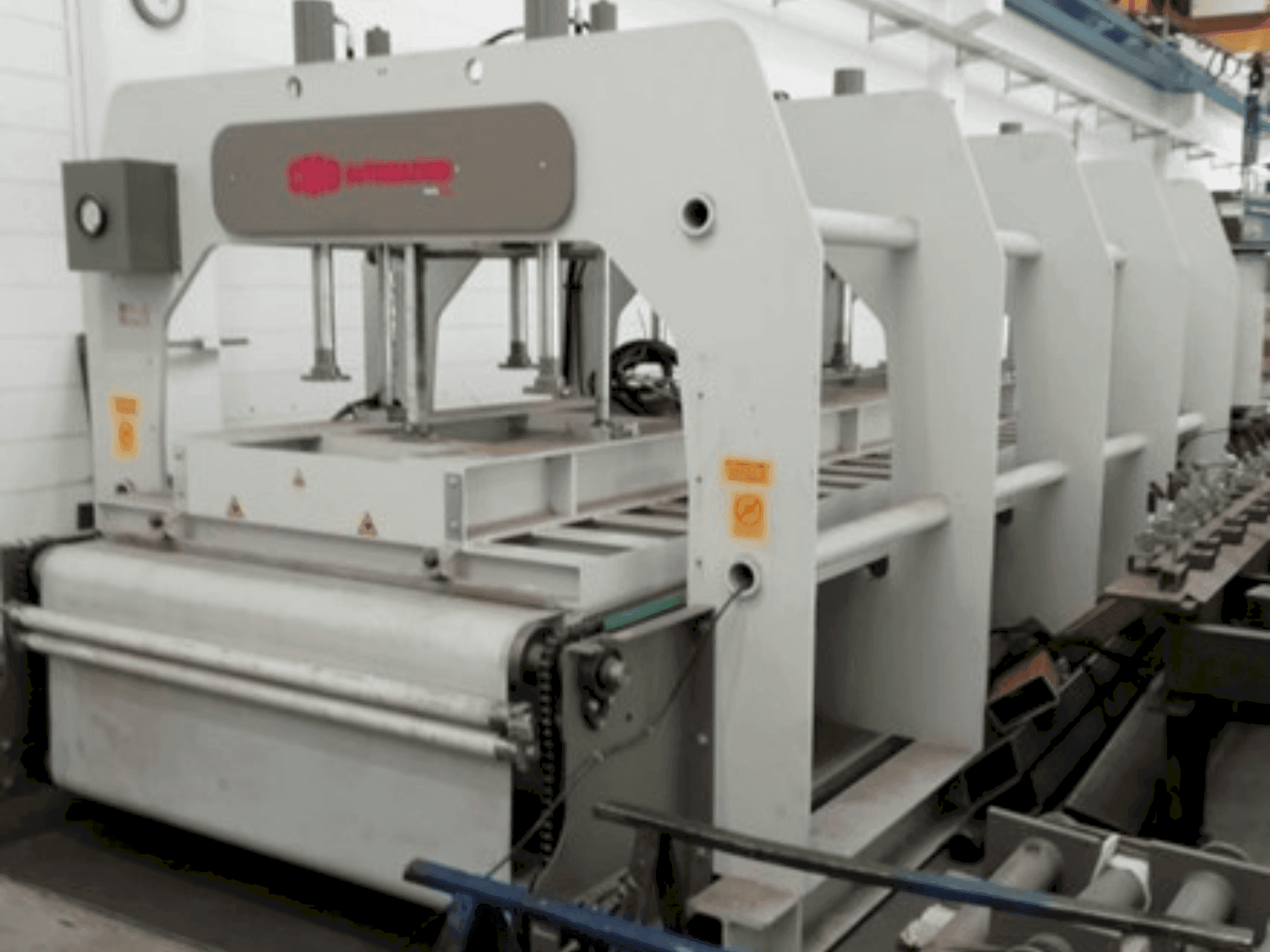 Čelní pohled na CMB PFR-CCL stroj