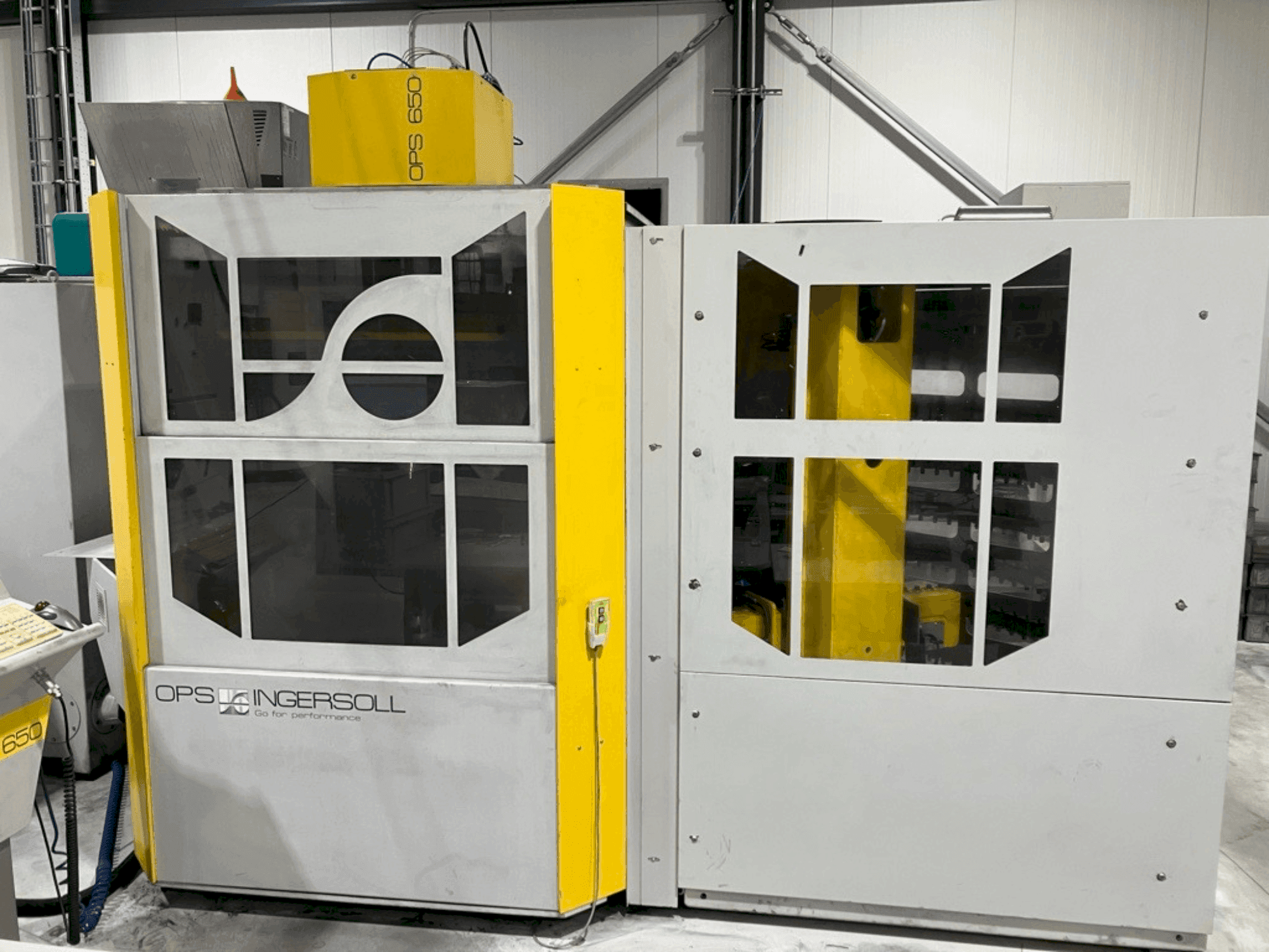 Čelní pohled na OPS INGERSOLL 650 stroj