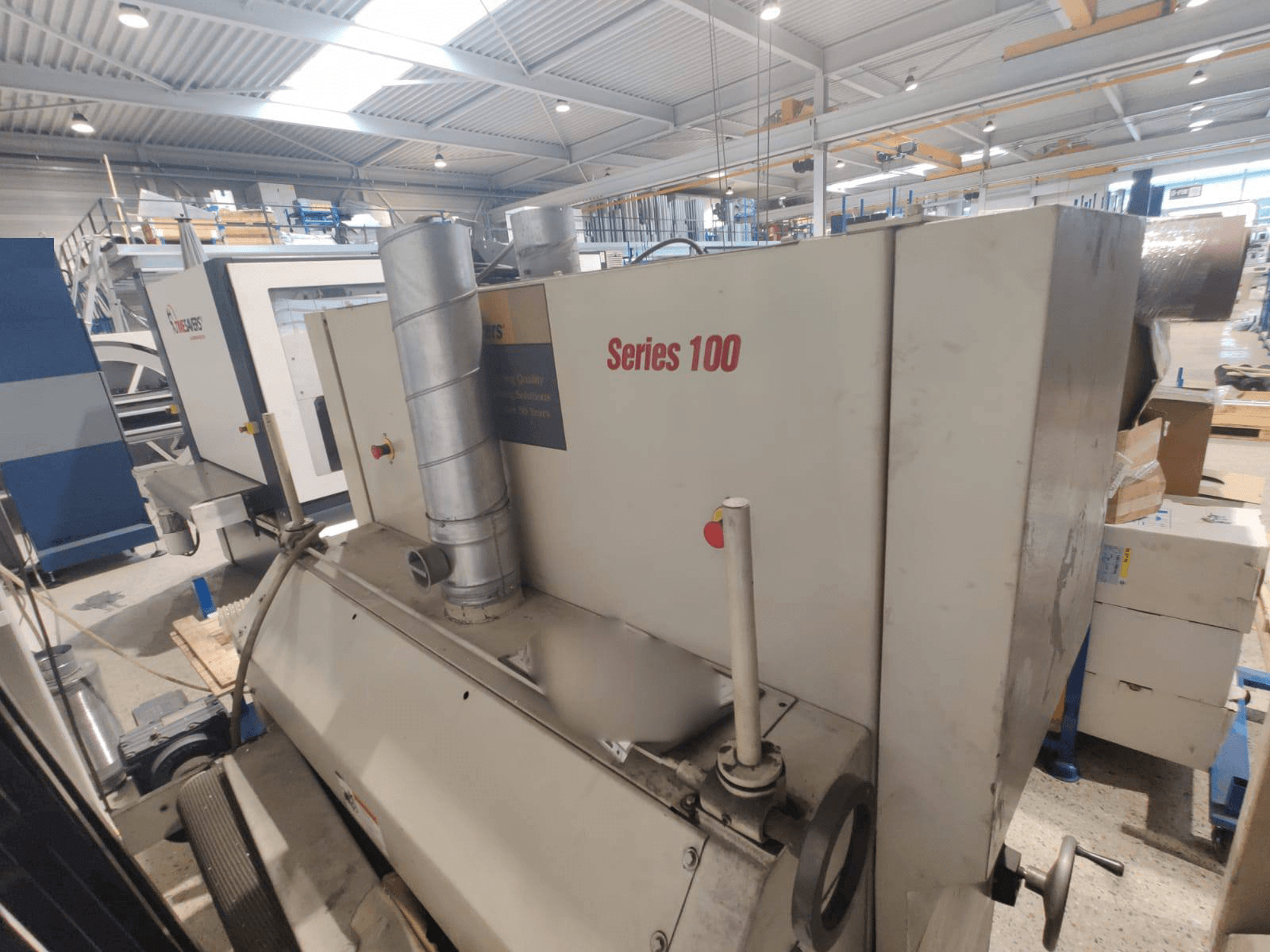 Čelní pohled na TIMESAVERS series 100 143-20B stroj