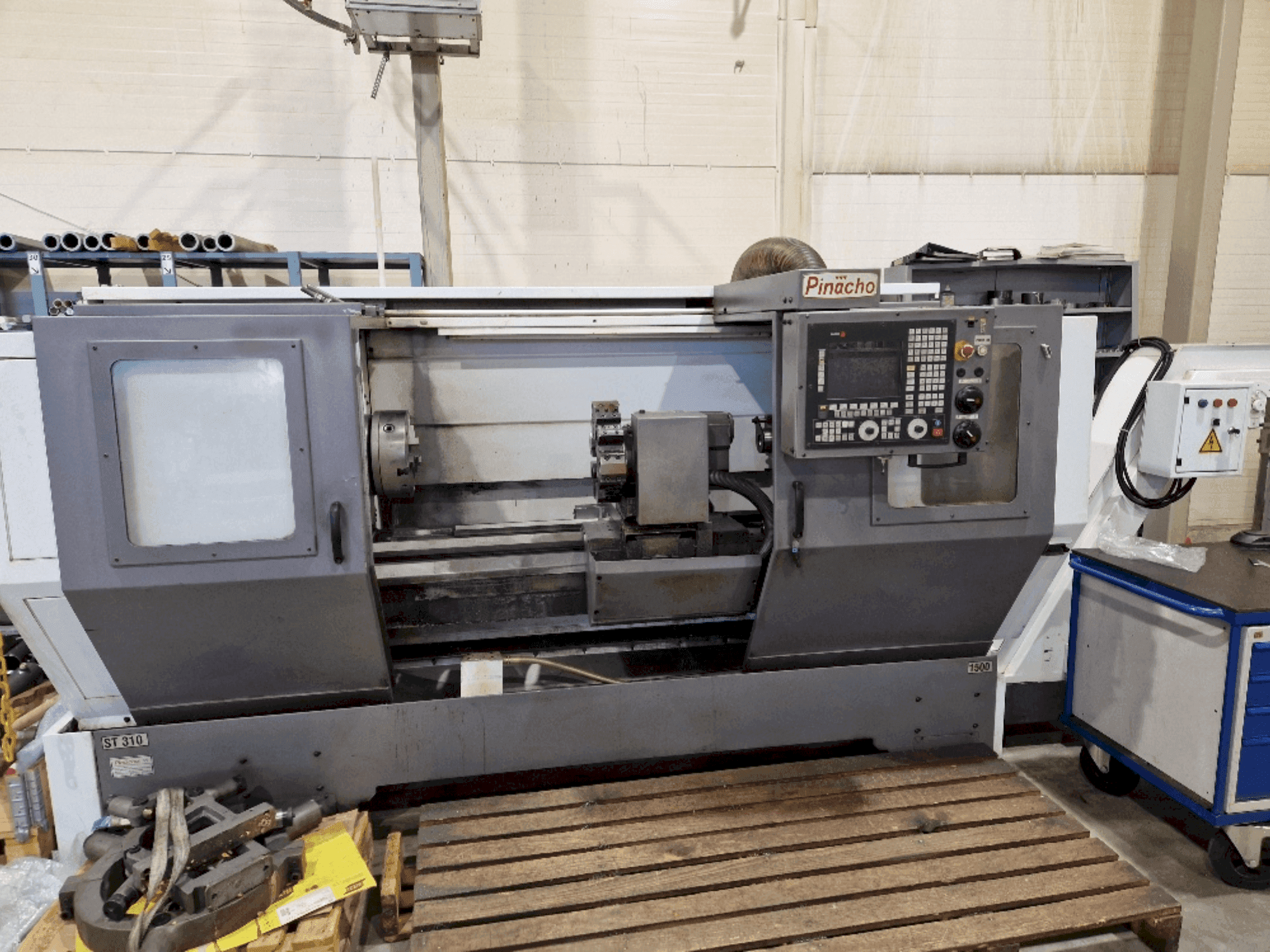 Čelní pohled na Pinacho ST 310 x1500 stroj
