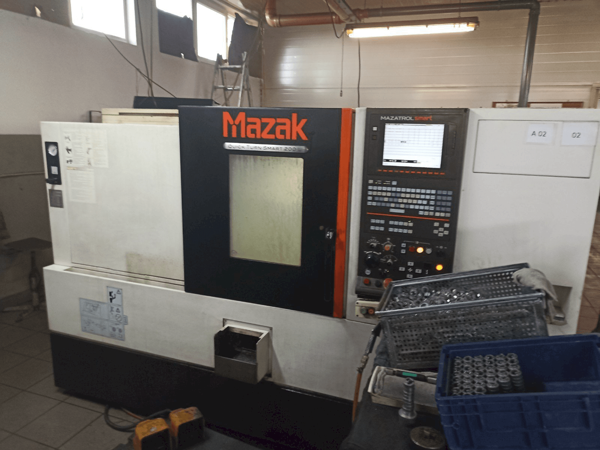 Čelní pohled na Mazak Quick Turn Smart 200L stroj