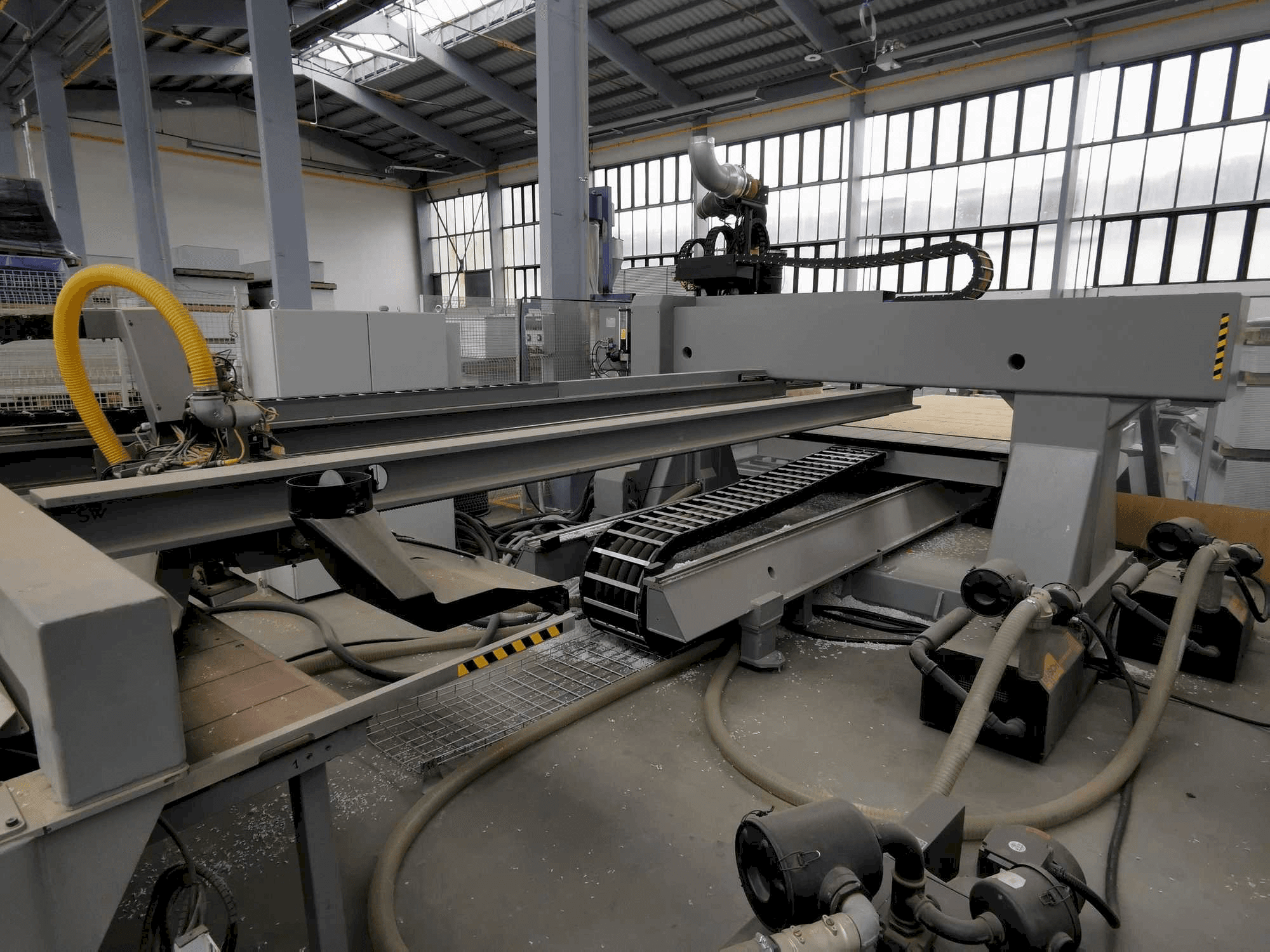 Čelní pohled na BIESSE EXCEL NBC 712 X1-S stroj