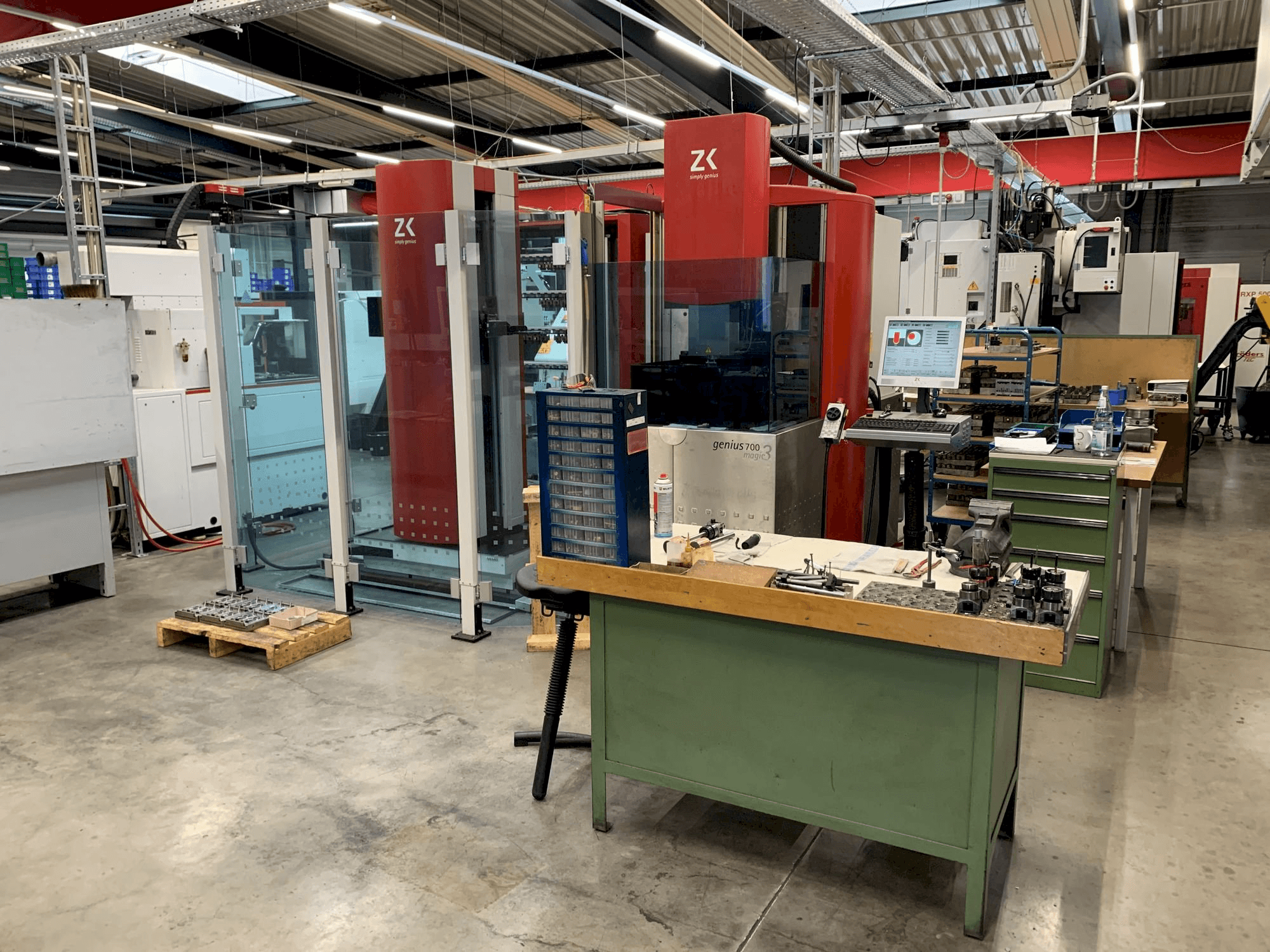 Čelní pohled na ZK genius 700 stroj