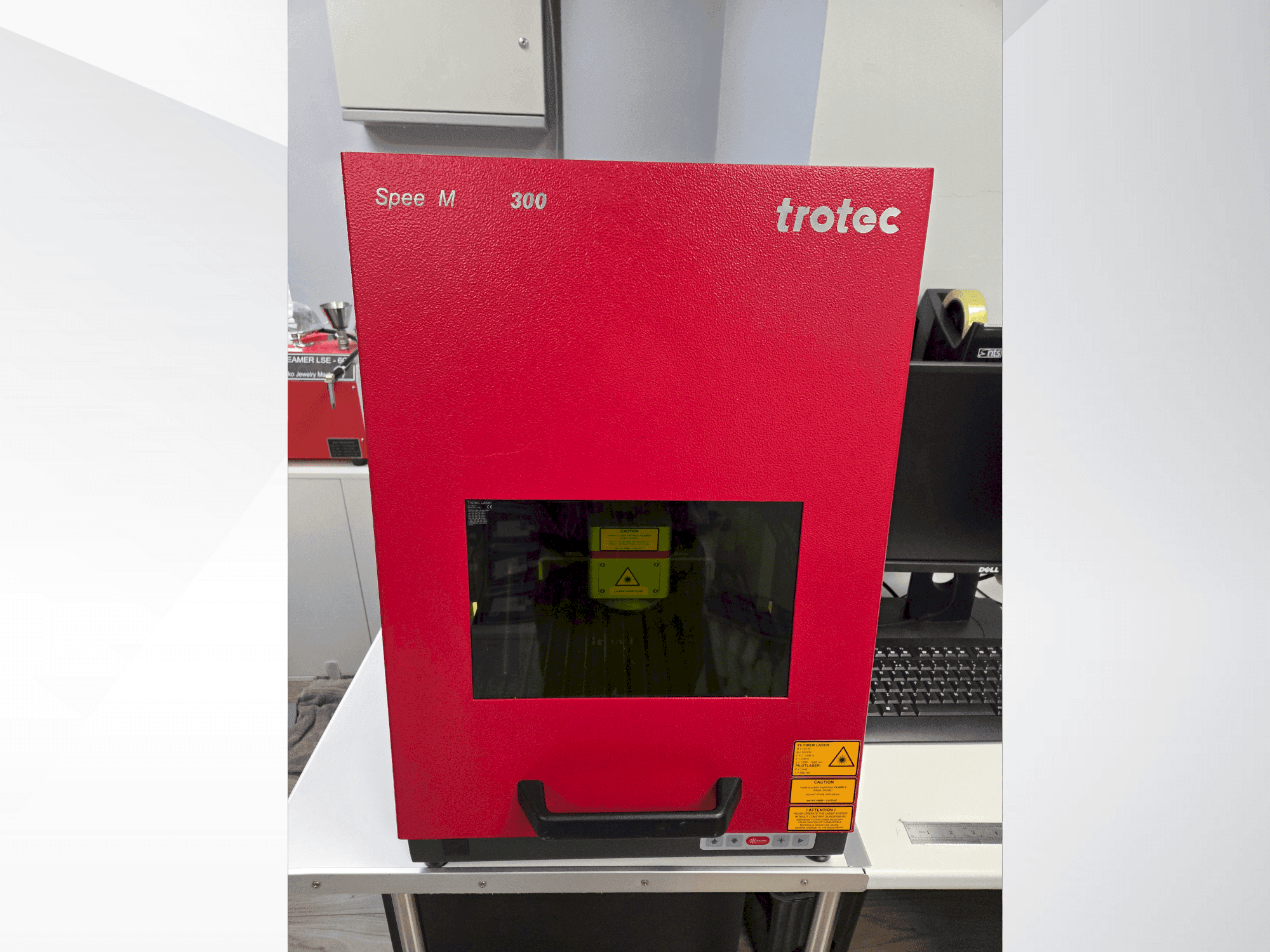 Čelní pohled na Trotec Speed marker 300 stroj