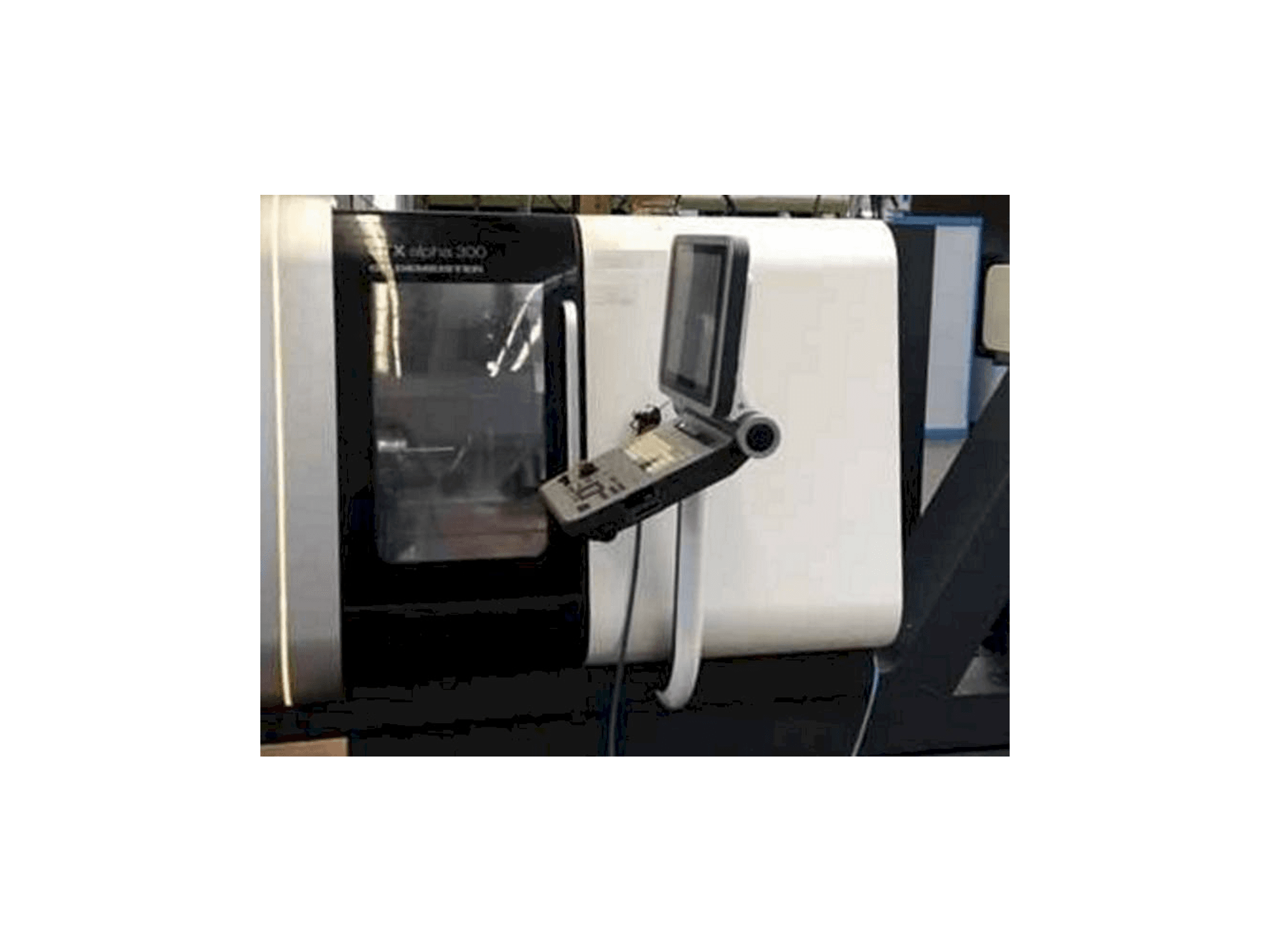 Čelní pohled na DMG GILDEMEISTER CTX Alpha 300 V4 stroj