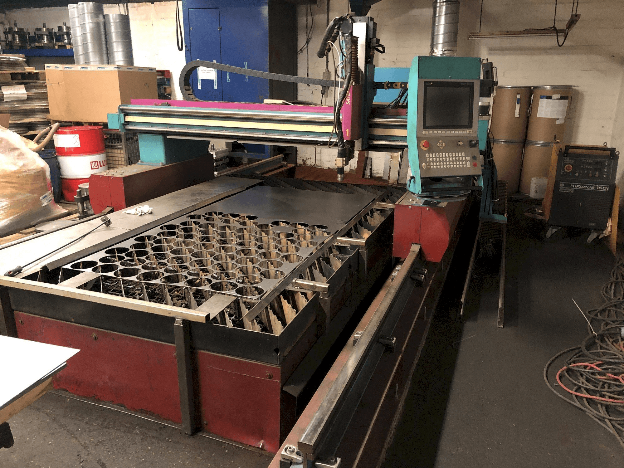 Čelní pohled na SATO Satronik LS2000 stroj