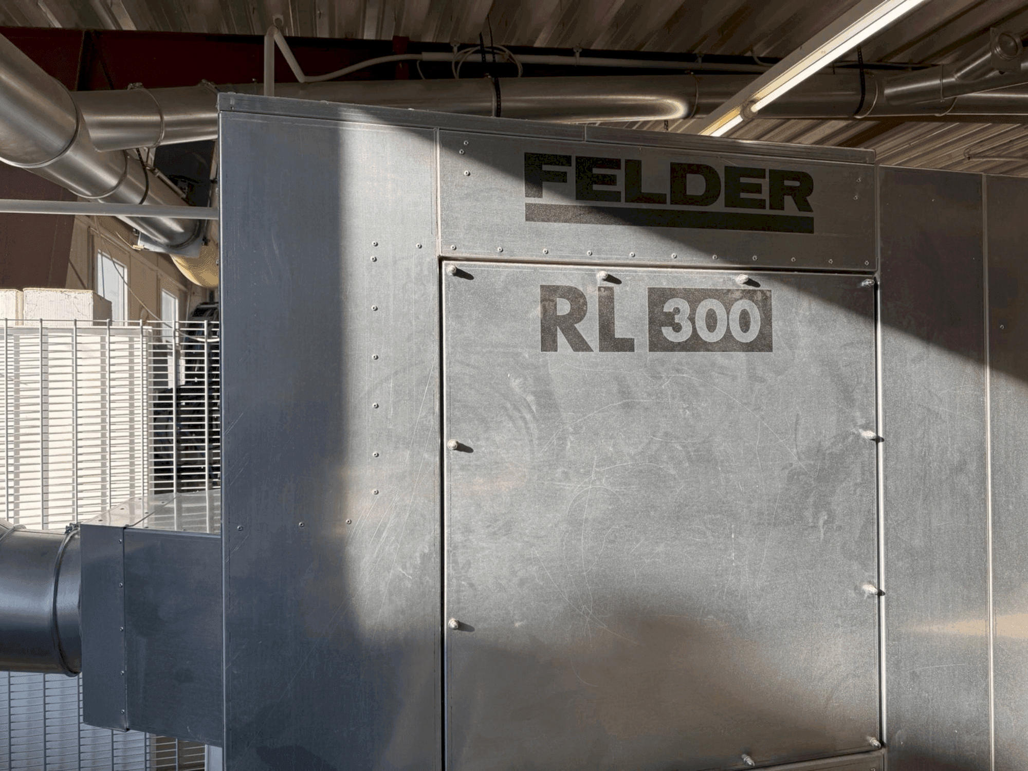 Čelní pohled na FELDER FELDER RL 300 stroj