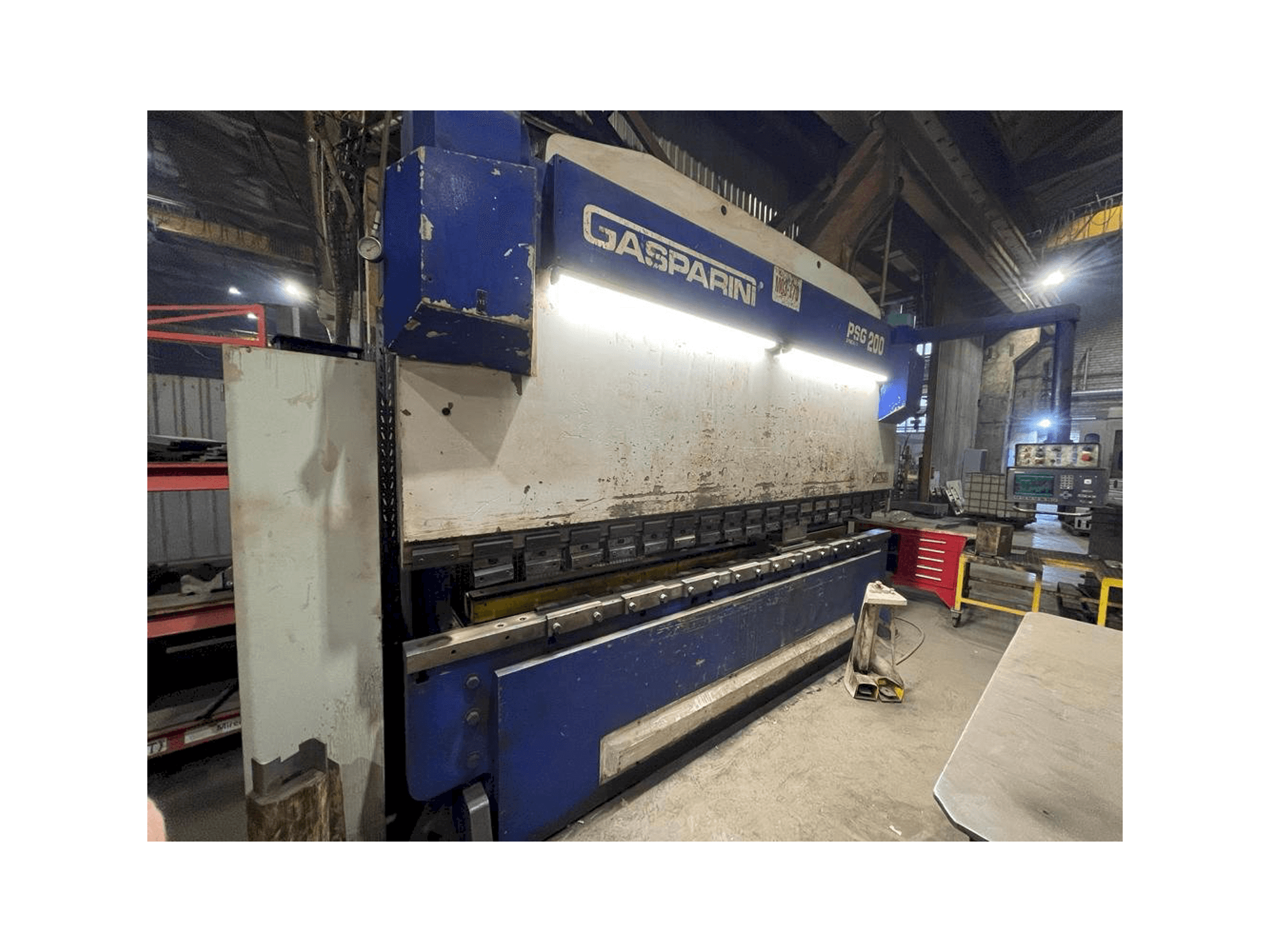 Čelní pohled na GASPARINI PSG 200/4000 stroj