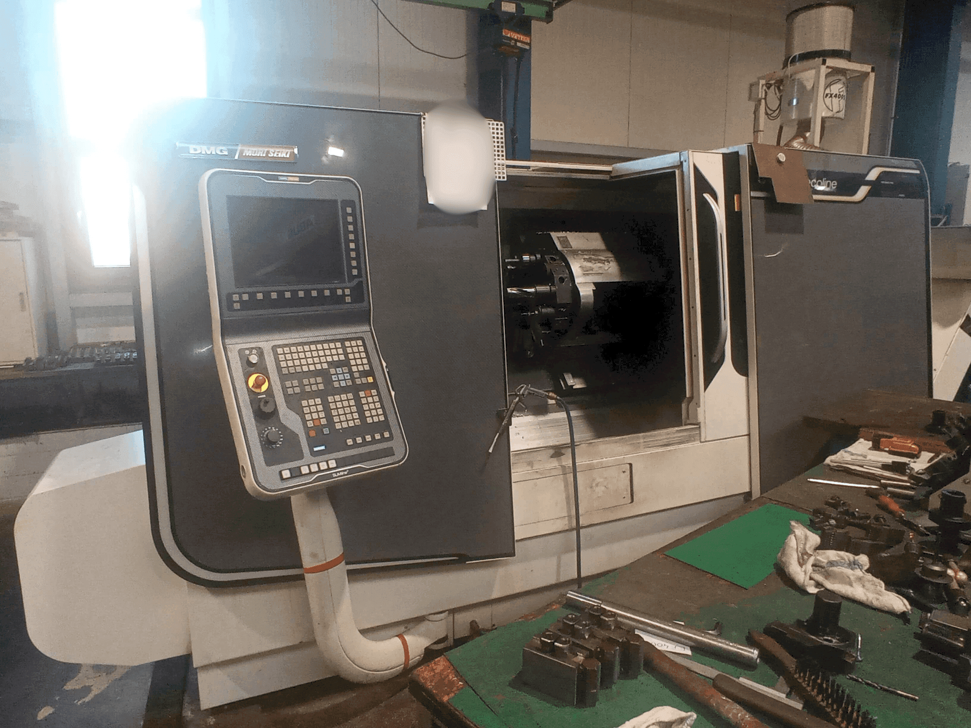 Čelní pohled na DMG Mori Seiki CTX 510 ecoline stroj