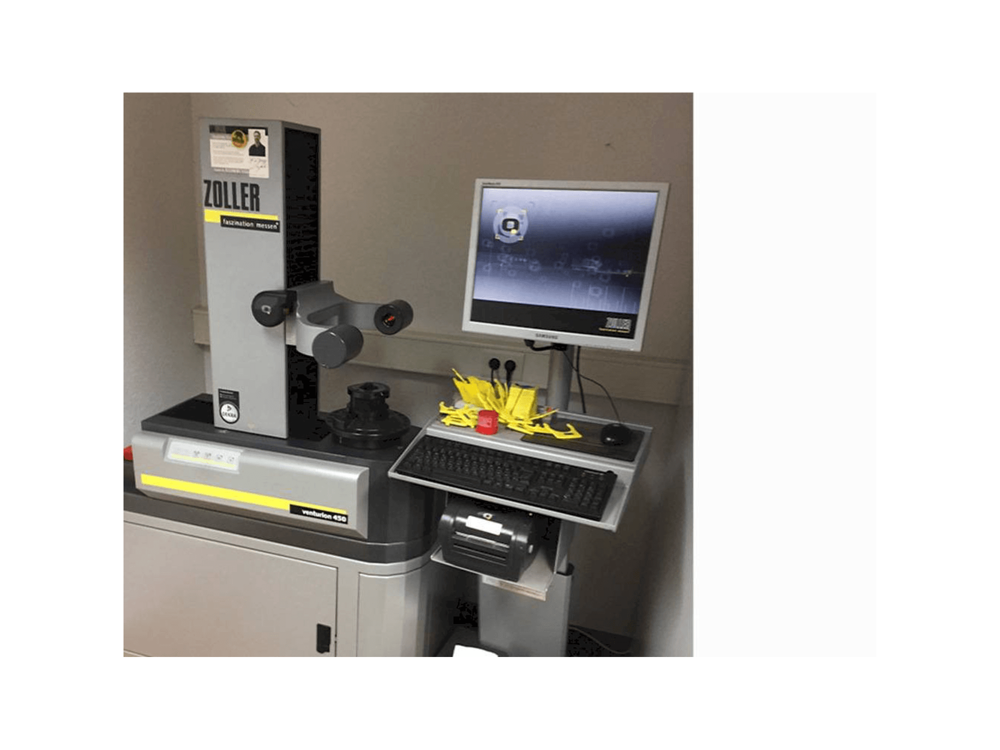 Čelní pohled na Zoller Venturion 450 stroj