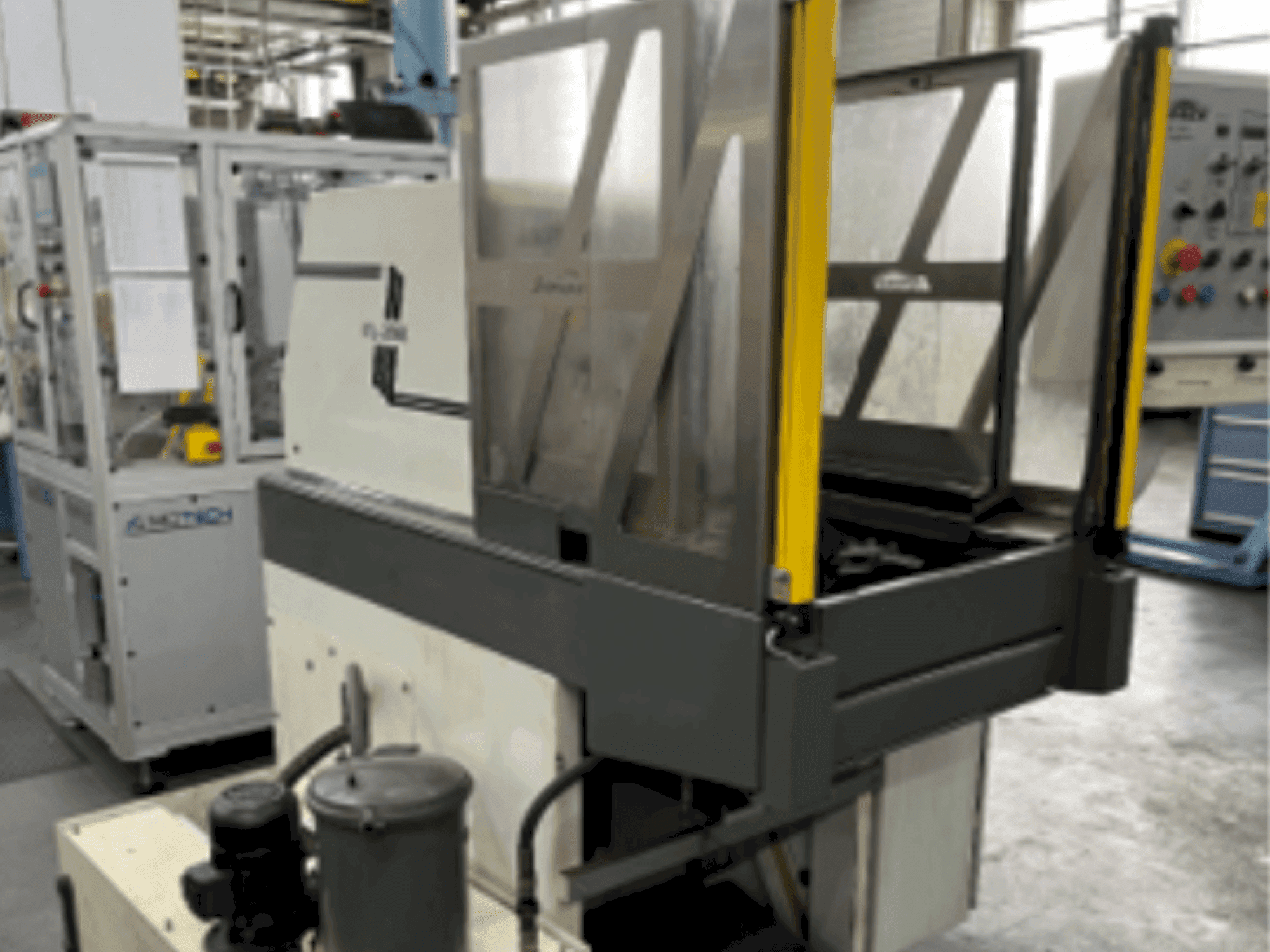 Čelní pohled na Sunnen ML 2000 stroj