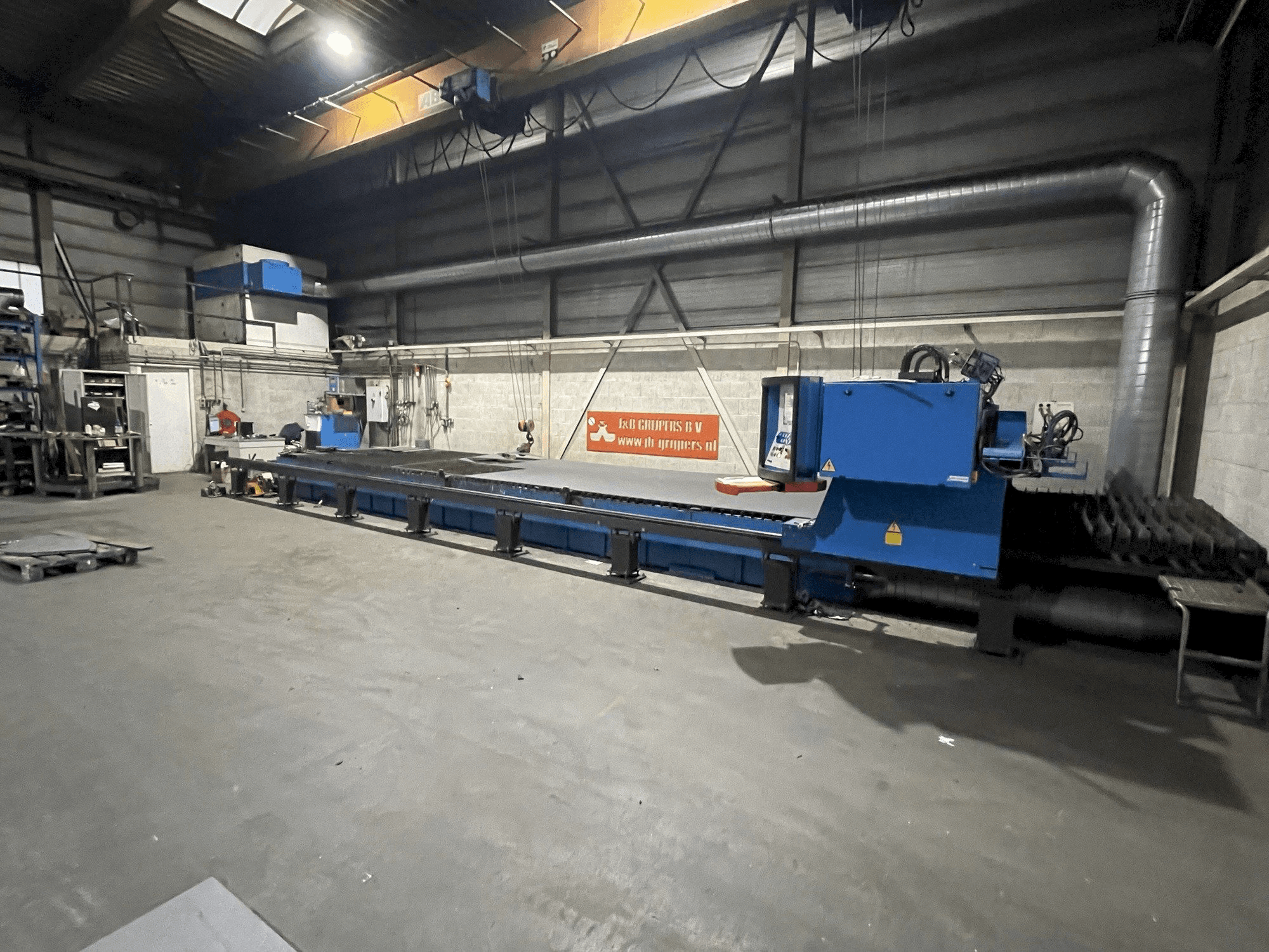 Čelní pohled na SAF Air liquide Oxytome 25HPC stroj