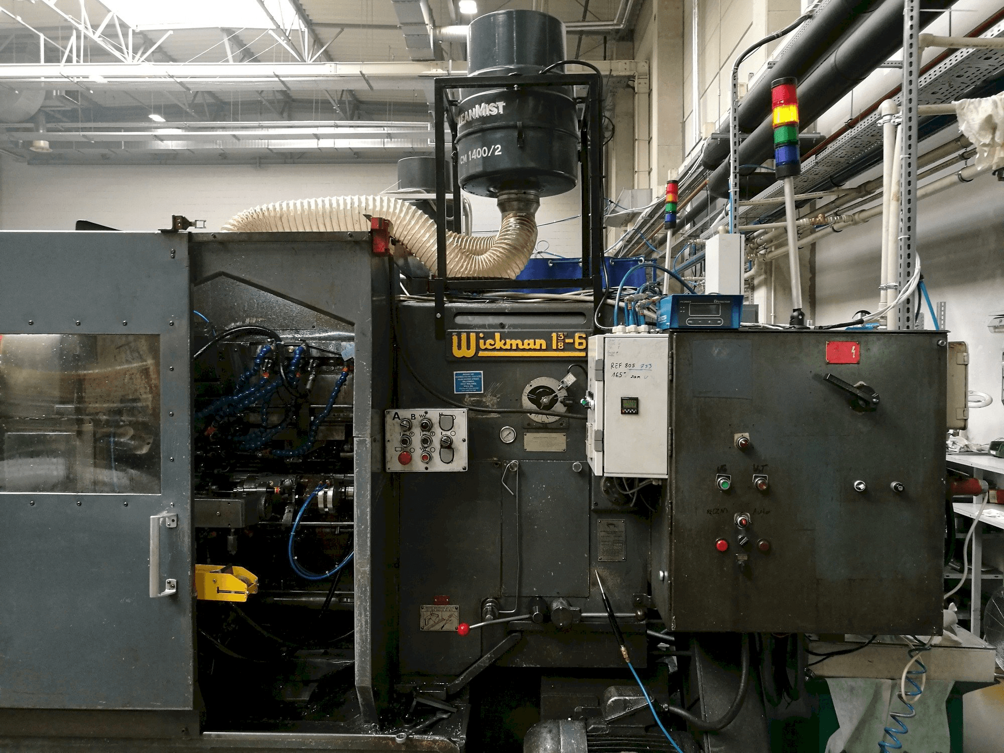 Čelní pohled na Wickman 1 3/8"-6 stroj