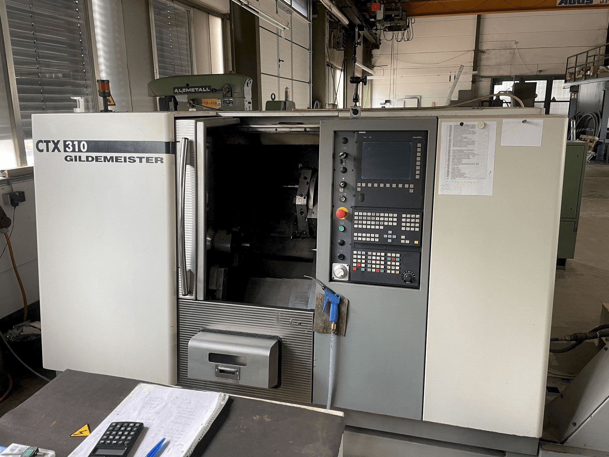 Čelní pohled na Gildemeister CTX 310 stroj
