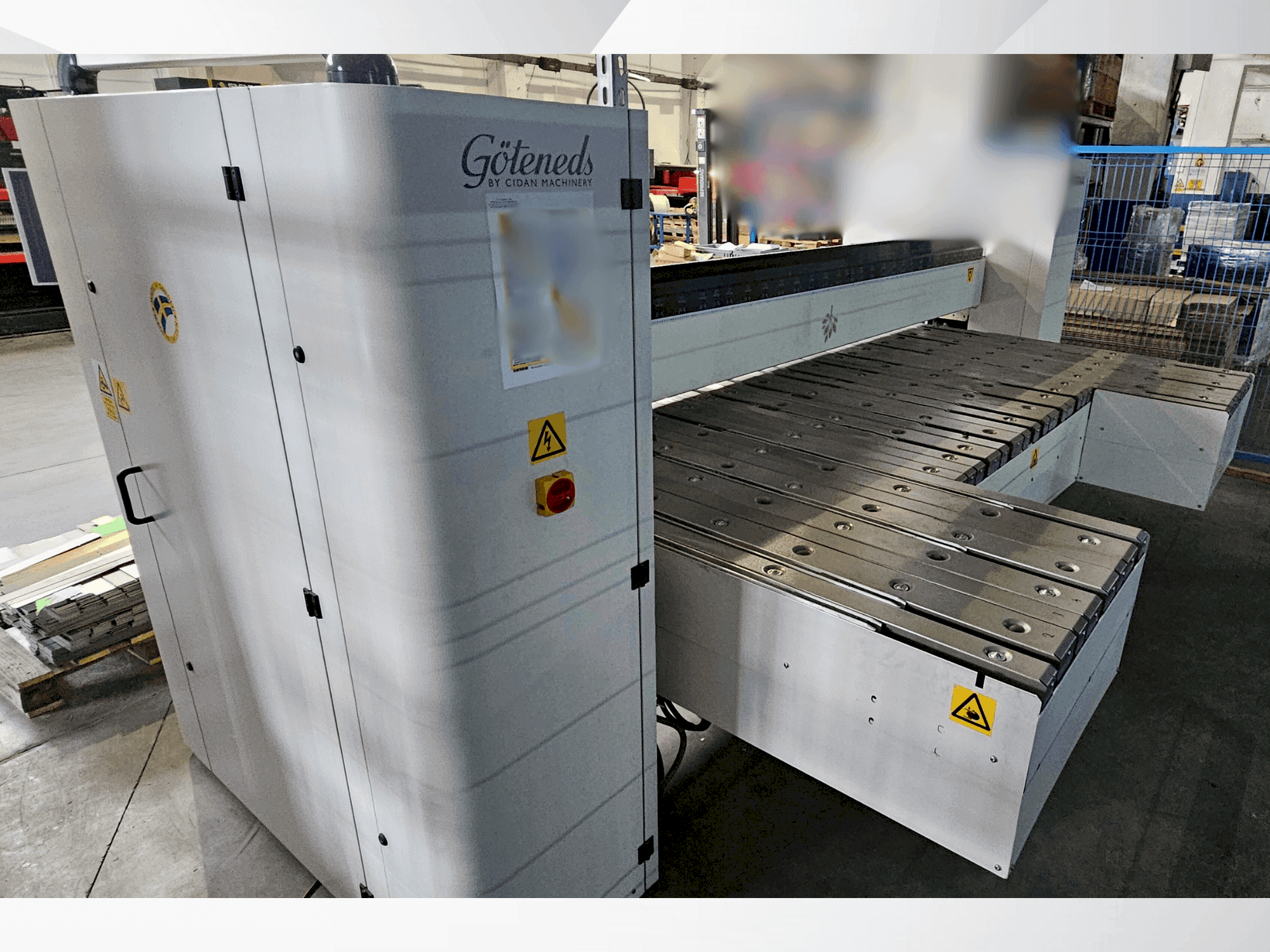 Čelní pohled na CIDAN FORMA 30 stroj