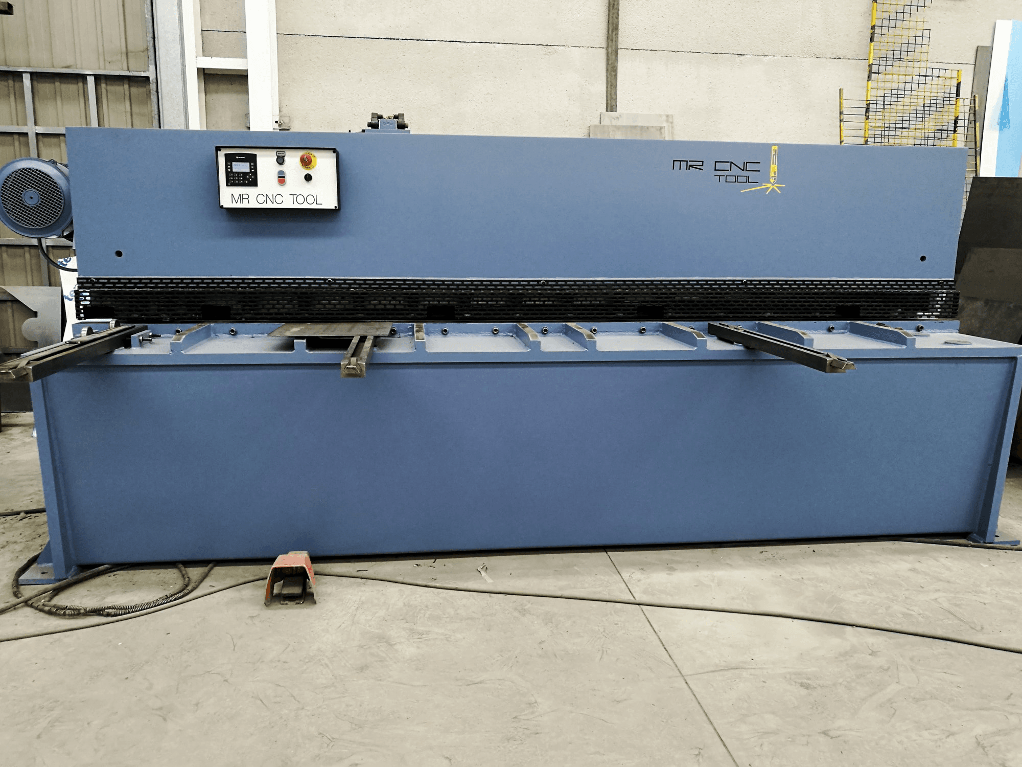 Čelní pohled na Loire Safe CHP-6/31 stroj