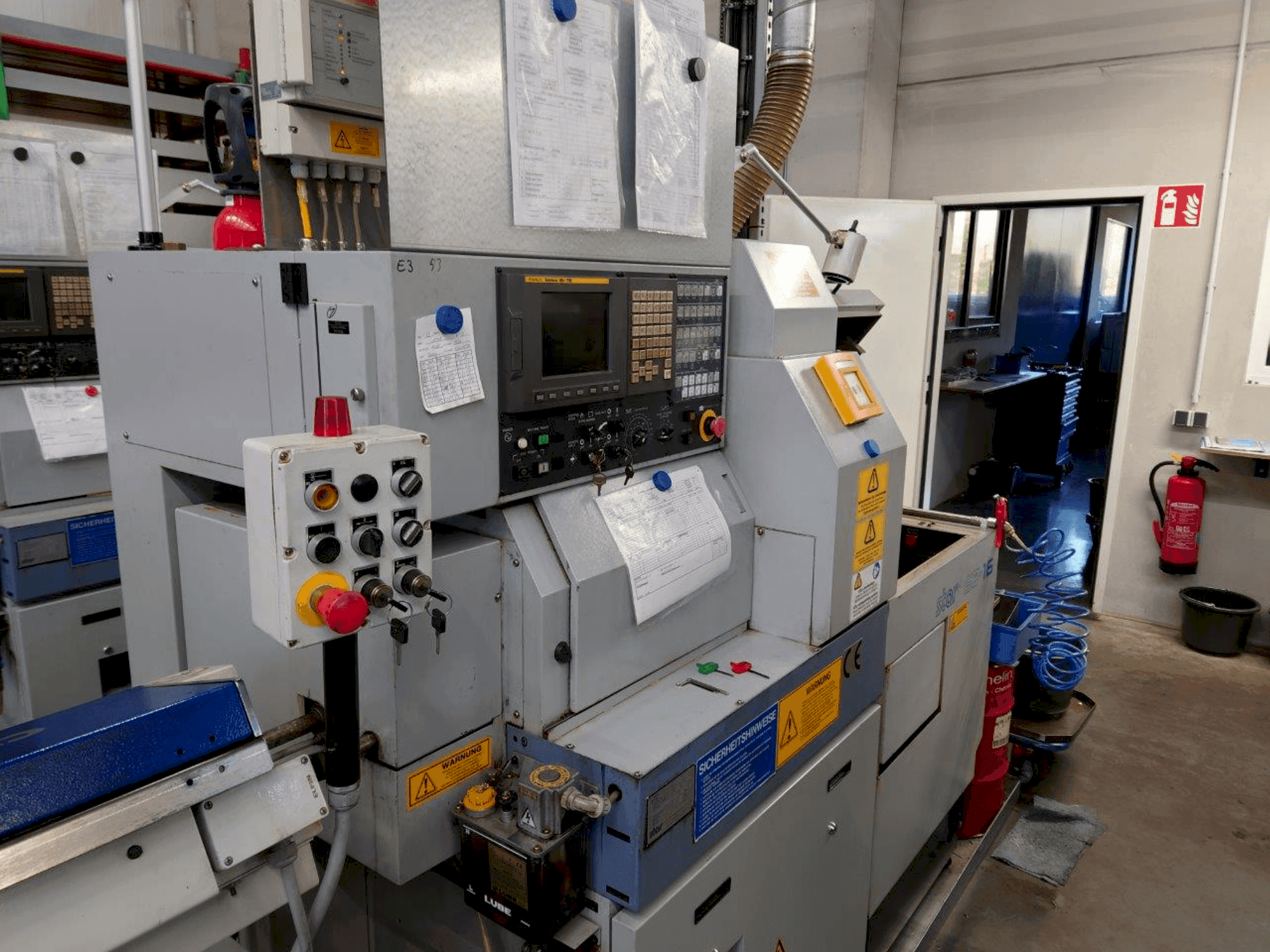 Čelní pohled na STAR MICRONICS SB-16 stroj