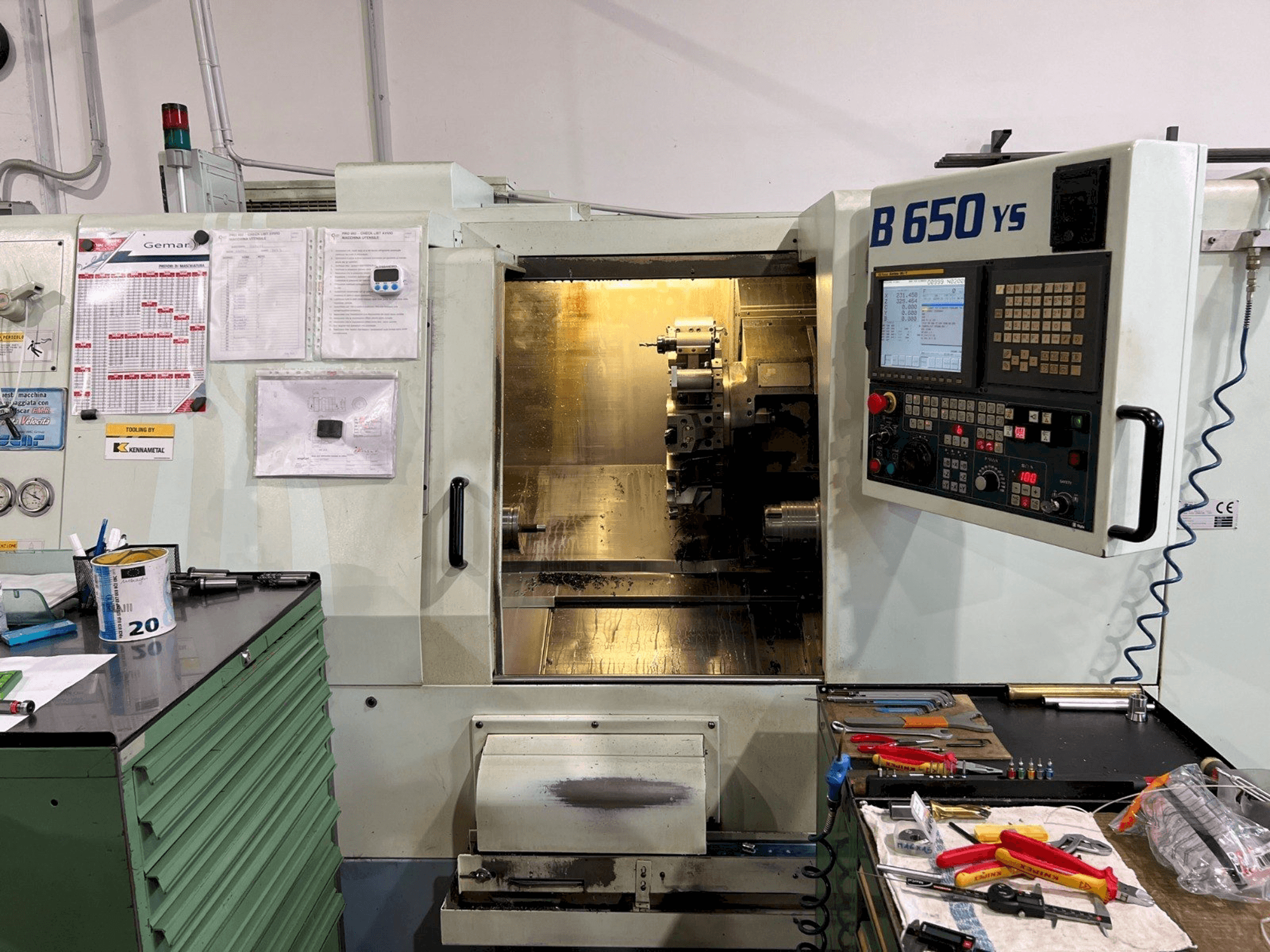 Čelní pohled na Biglia B650 YS stroj