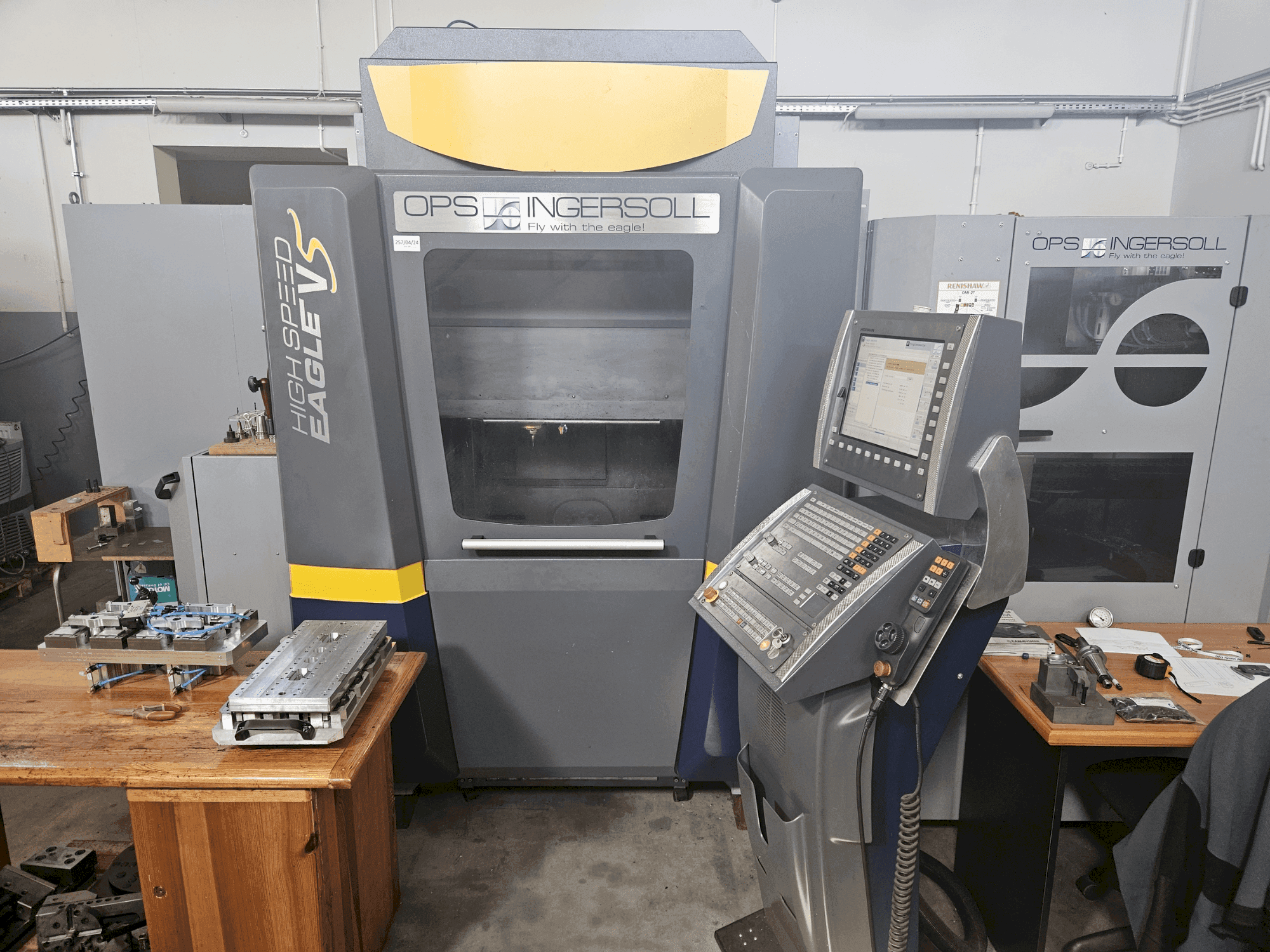 Čelní pohled na OPS INGERSOLL HIGH SPEED Eagle V5 stroj