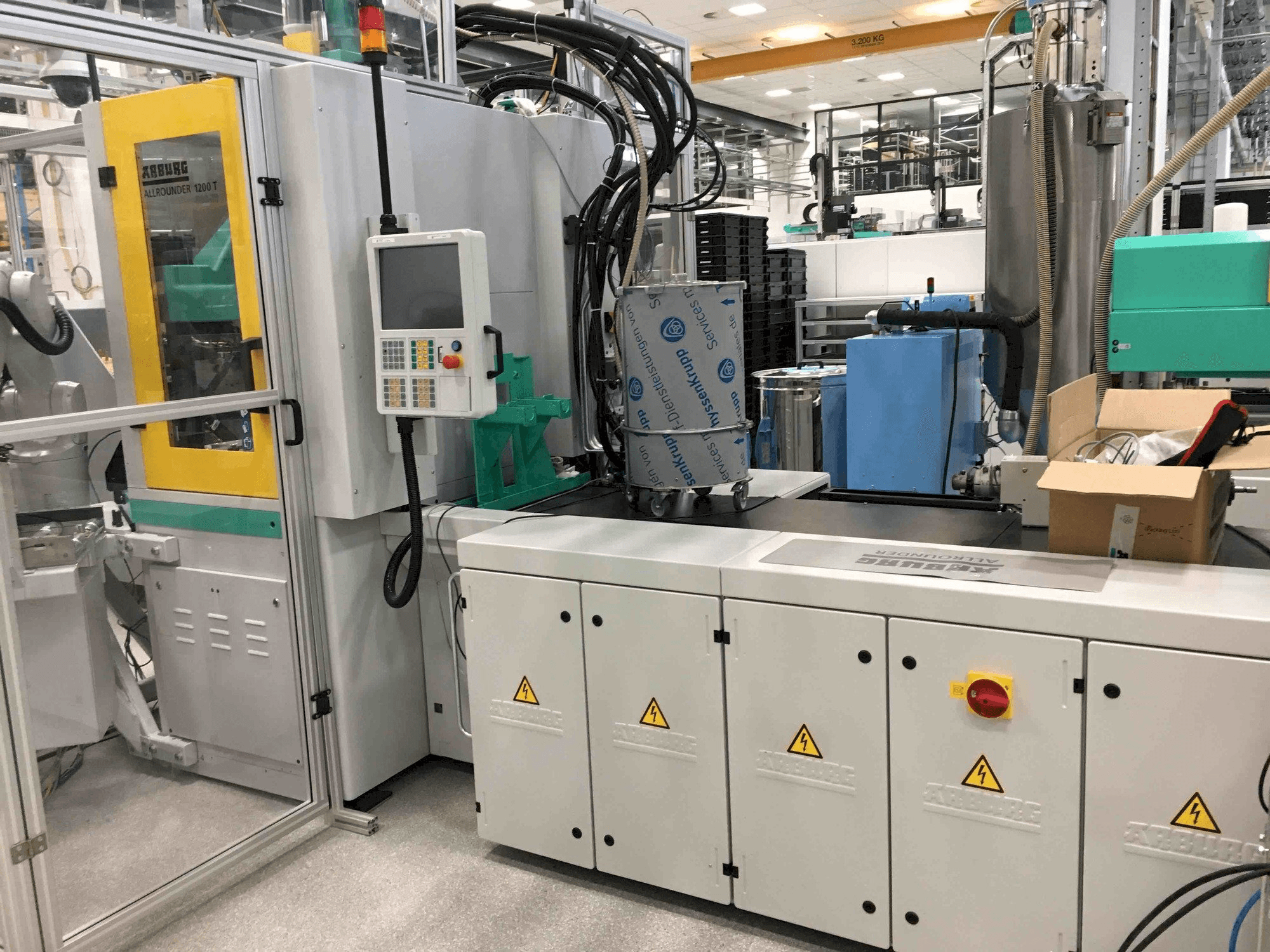 Čelní pohled na Arburg ALLROUNDER 1200 T 800 - 70 (2017) stroj