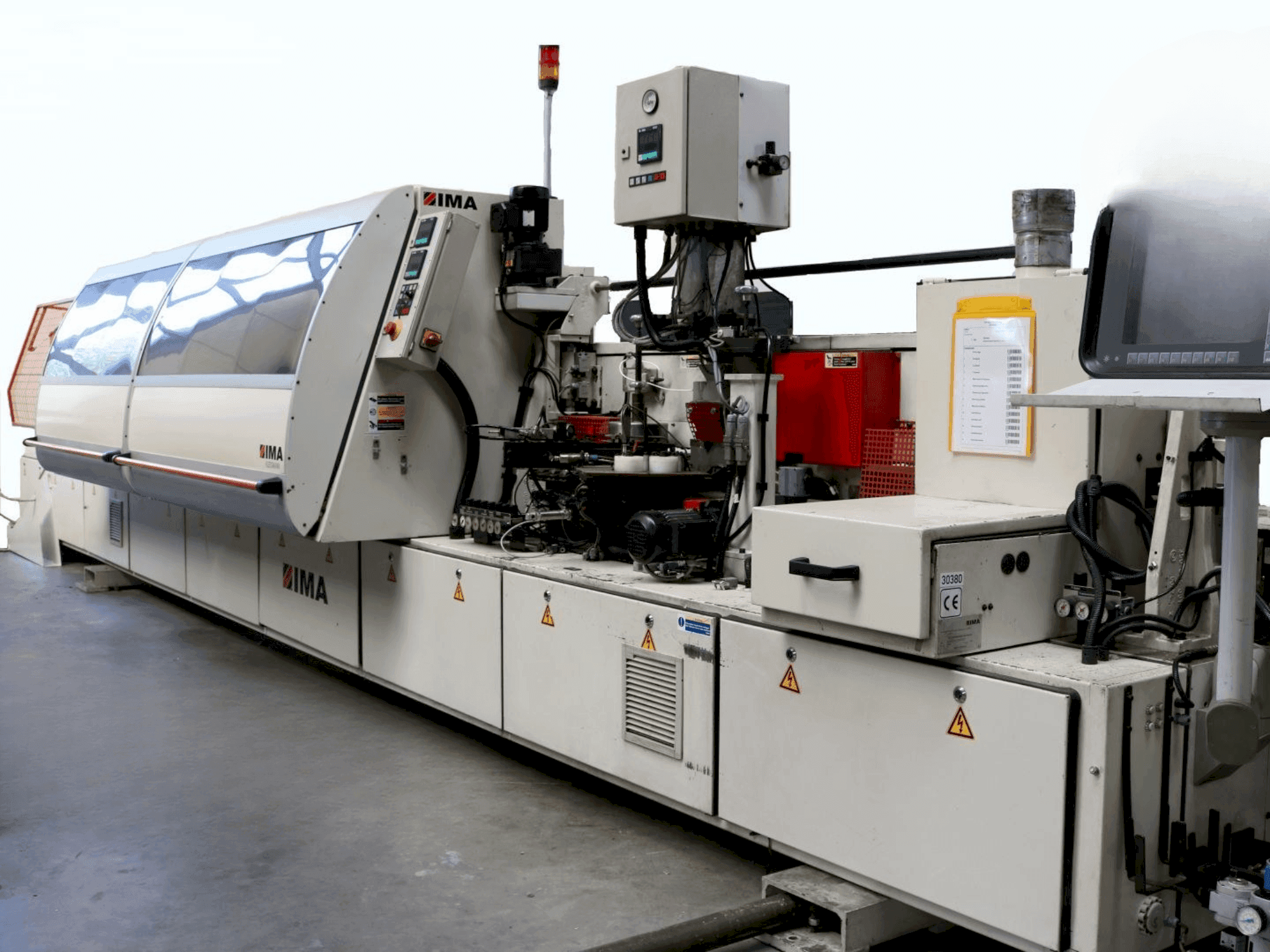 Čelní pohled na IMA NOVIMAT/K/I/G80/821/R3 stroj