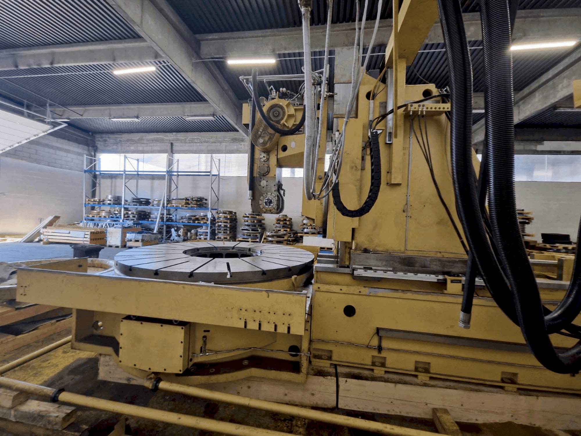 Čelní pohled na Gleason PFAUTER P 2800 stroj