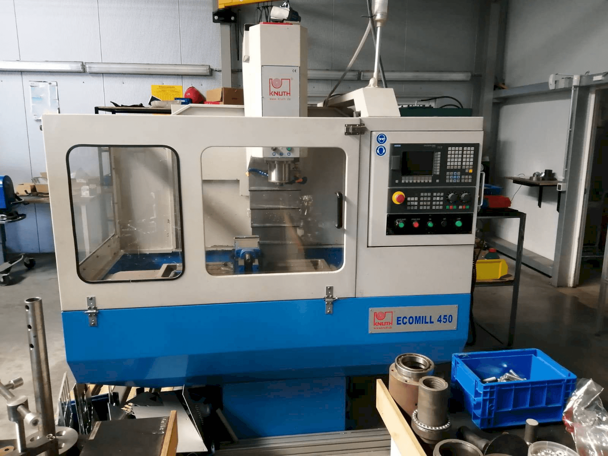 Čelní pohled na KNUTH ECOMILL 450 stroj