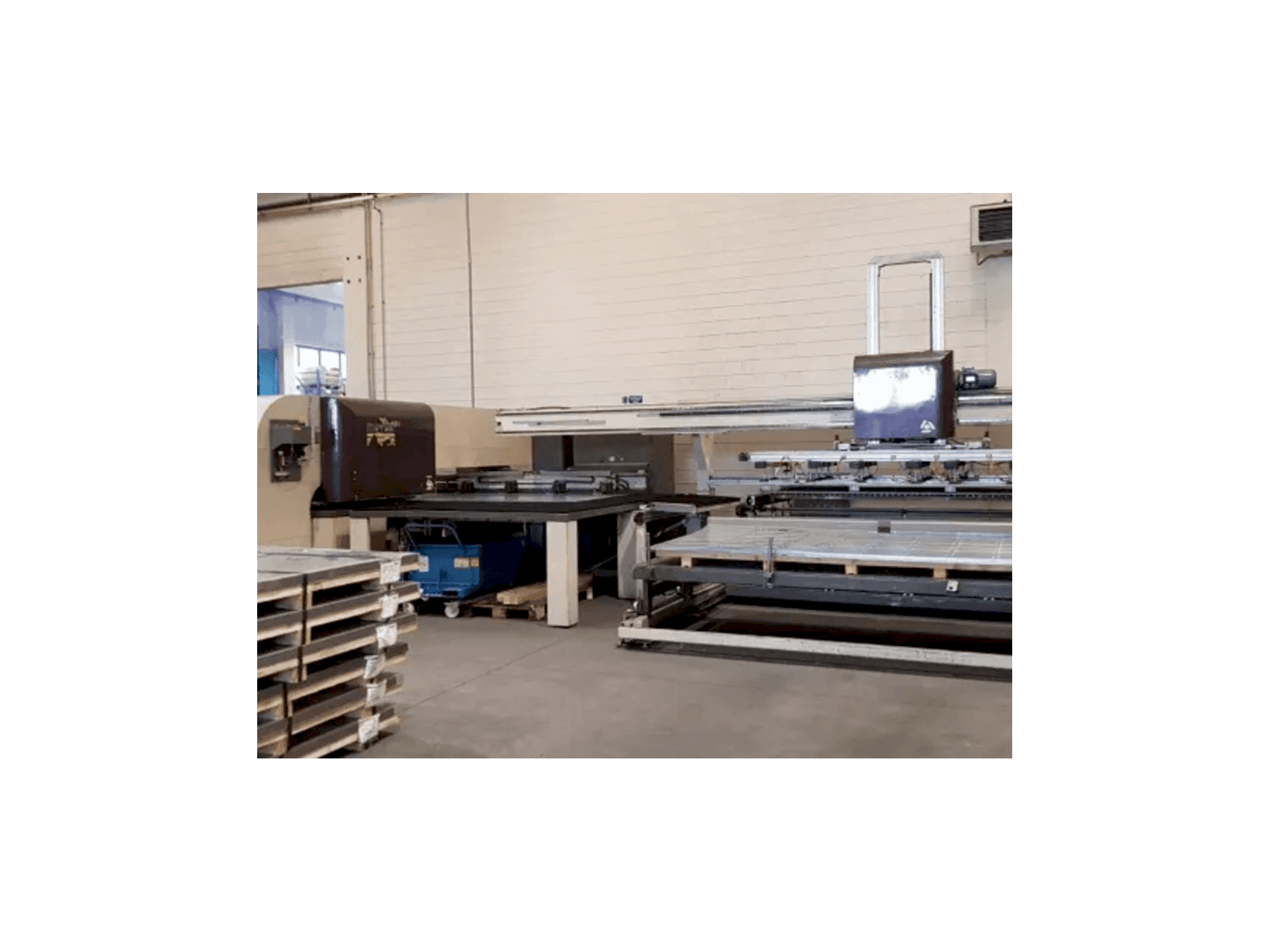 Čelní pohled na DANOBAT P1631 stroj