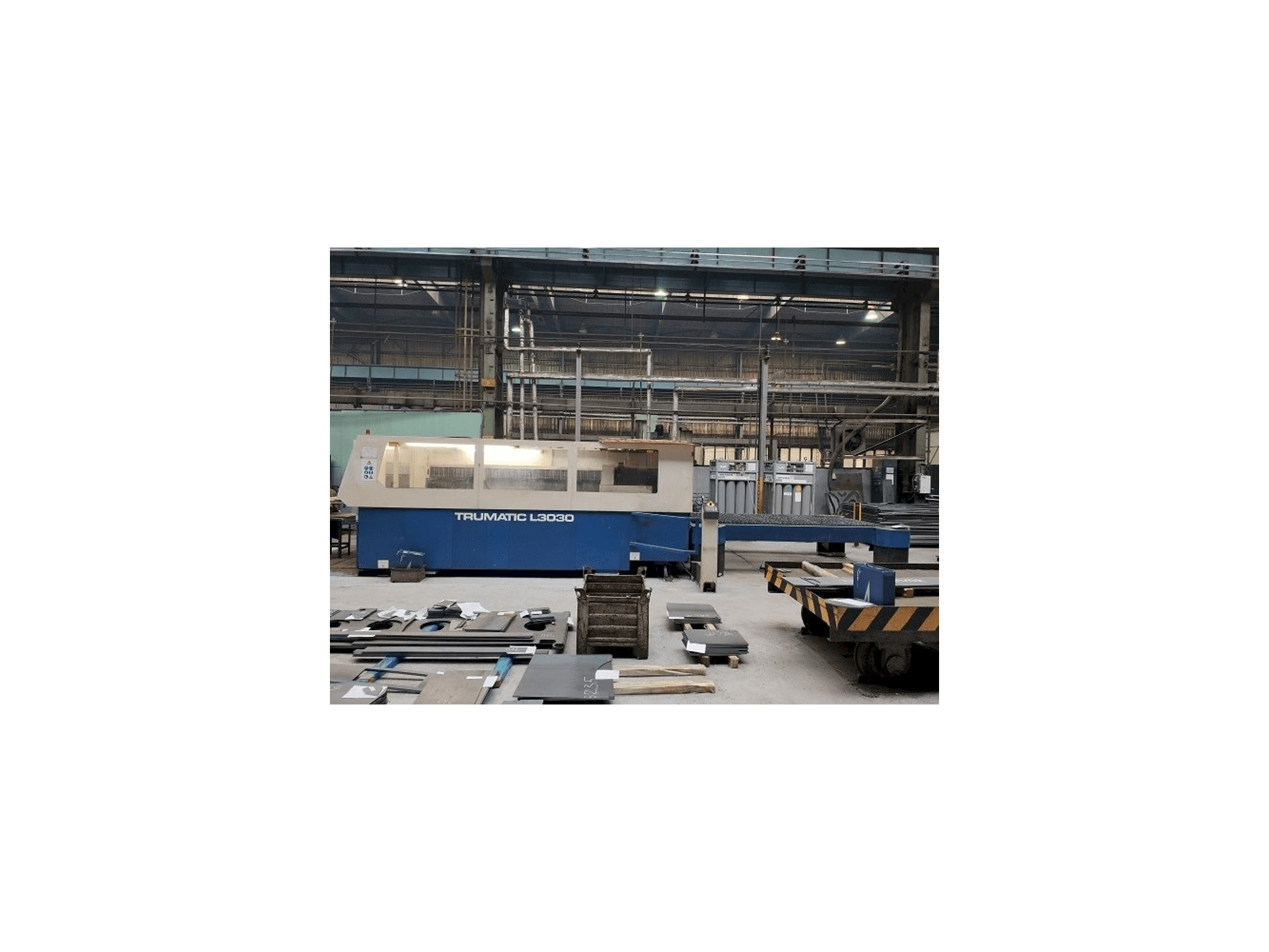 Čelní pohled na Trumpf TRUMATIC L 3030 stroj