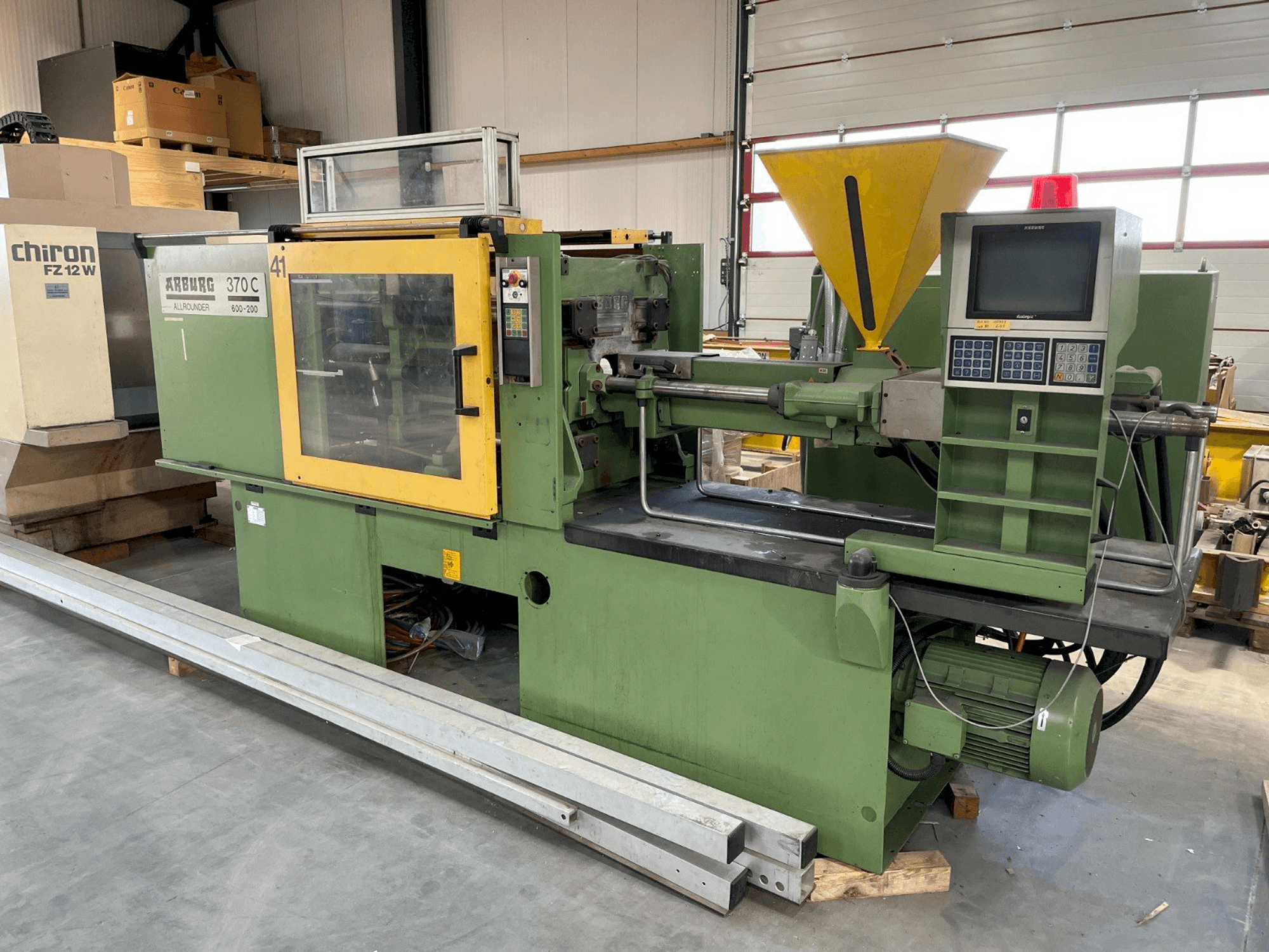 Čelní pohled na Arburg ALLROUNDER Centex 370 C 600 - 200 stroj