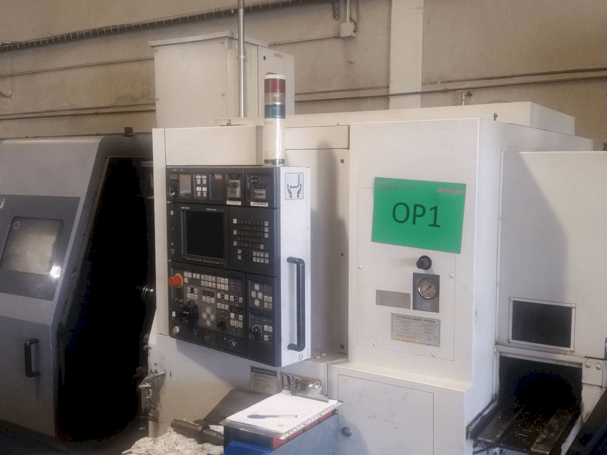 Čelní pohled na MORI SEIKI ZL 200 MSC stroj