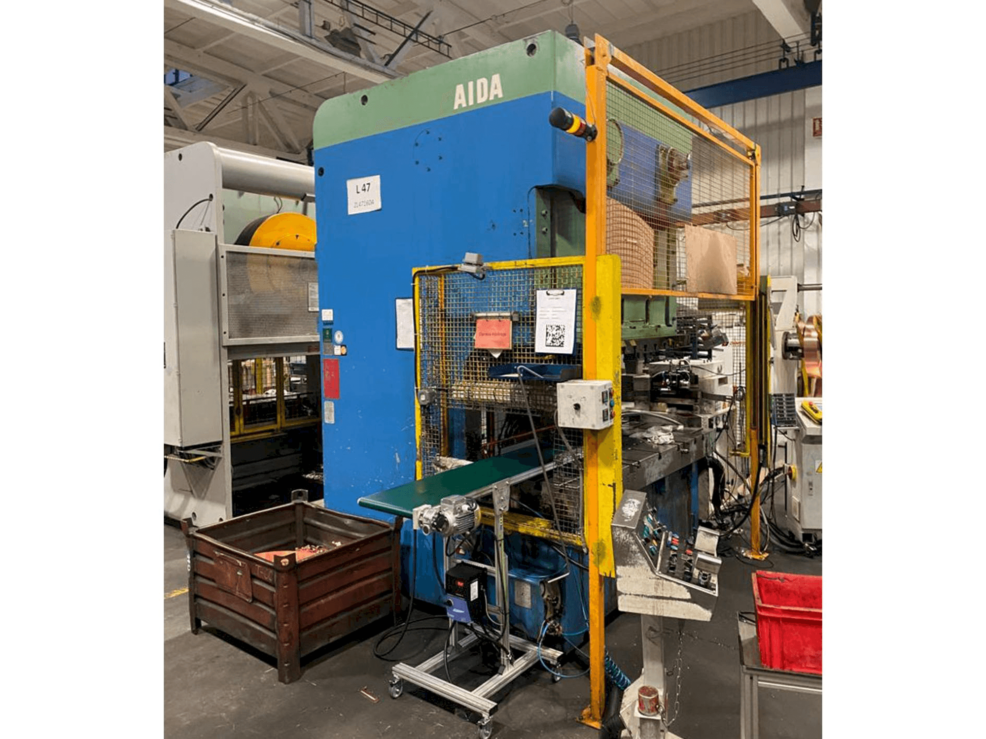 Čelní pohled na AIDA NC2-1600 (2) stroj