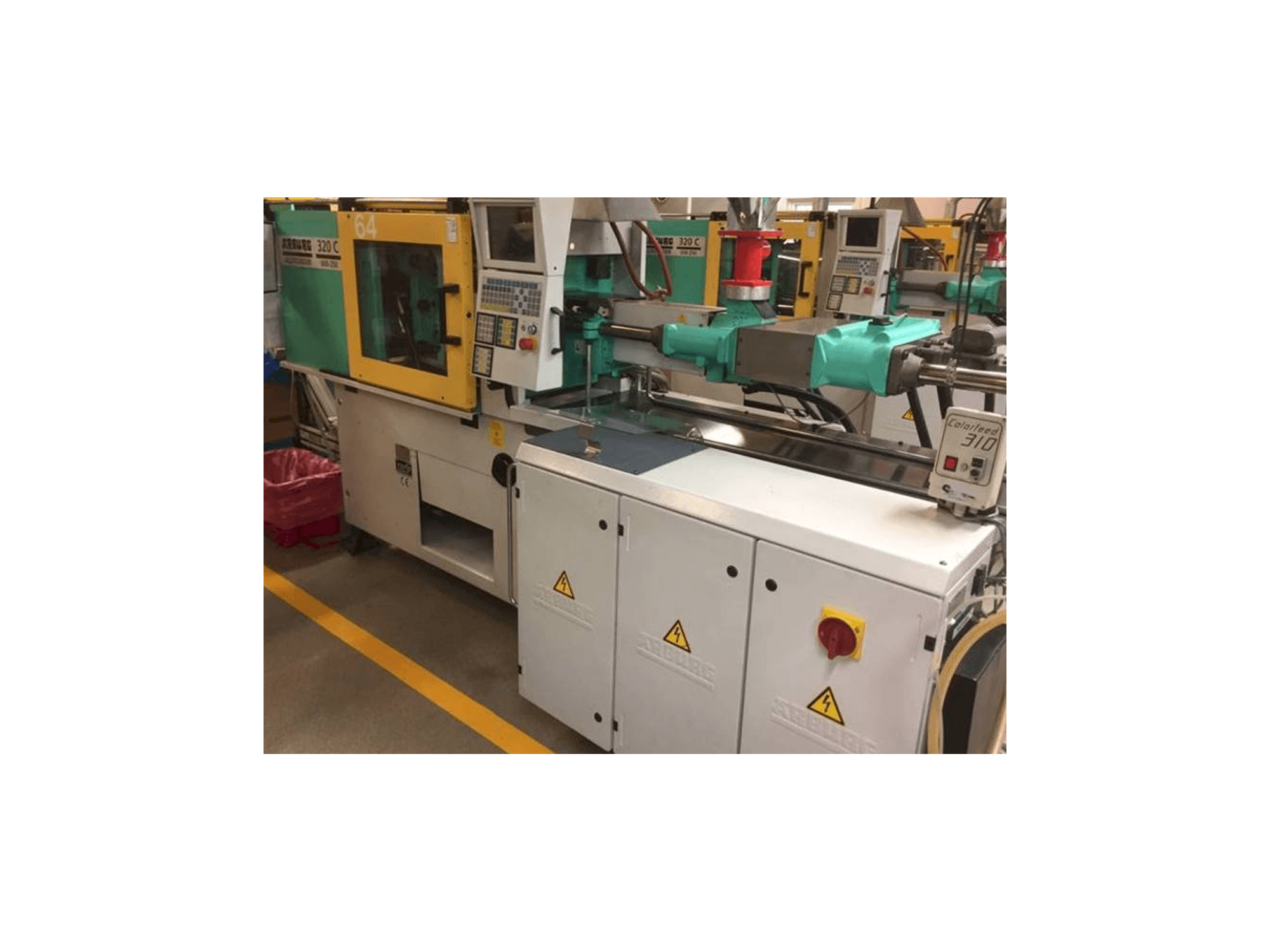 Čelní pohled na Arburg 320 C 600-250 stroj