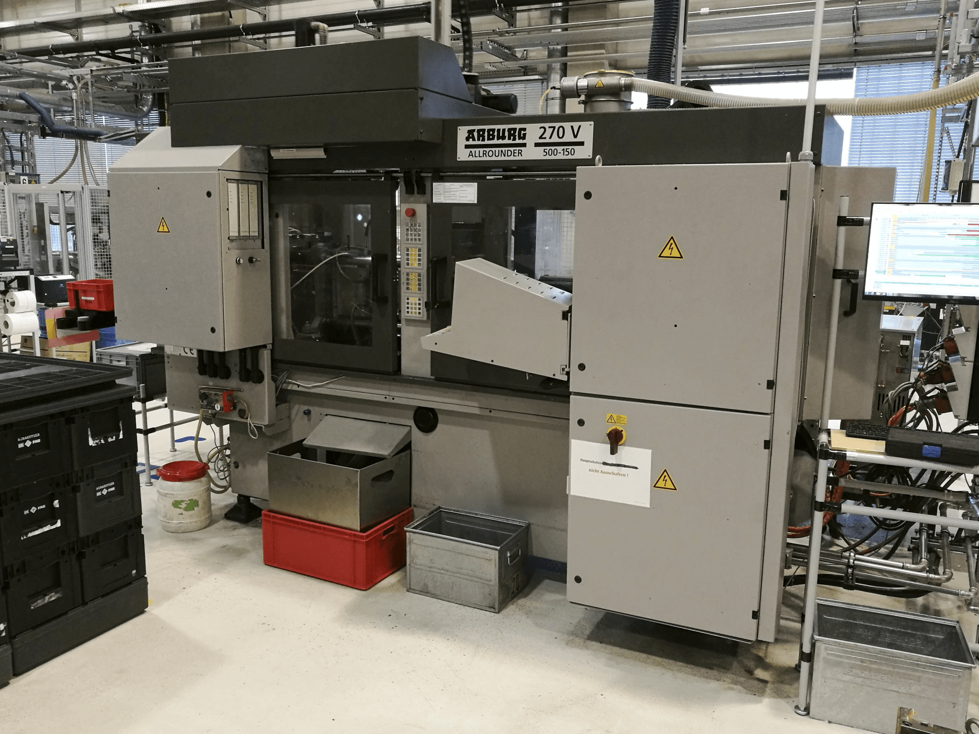 Pravý pohled na Arburg 270V 500-150 stroj