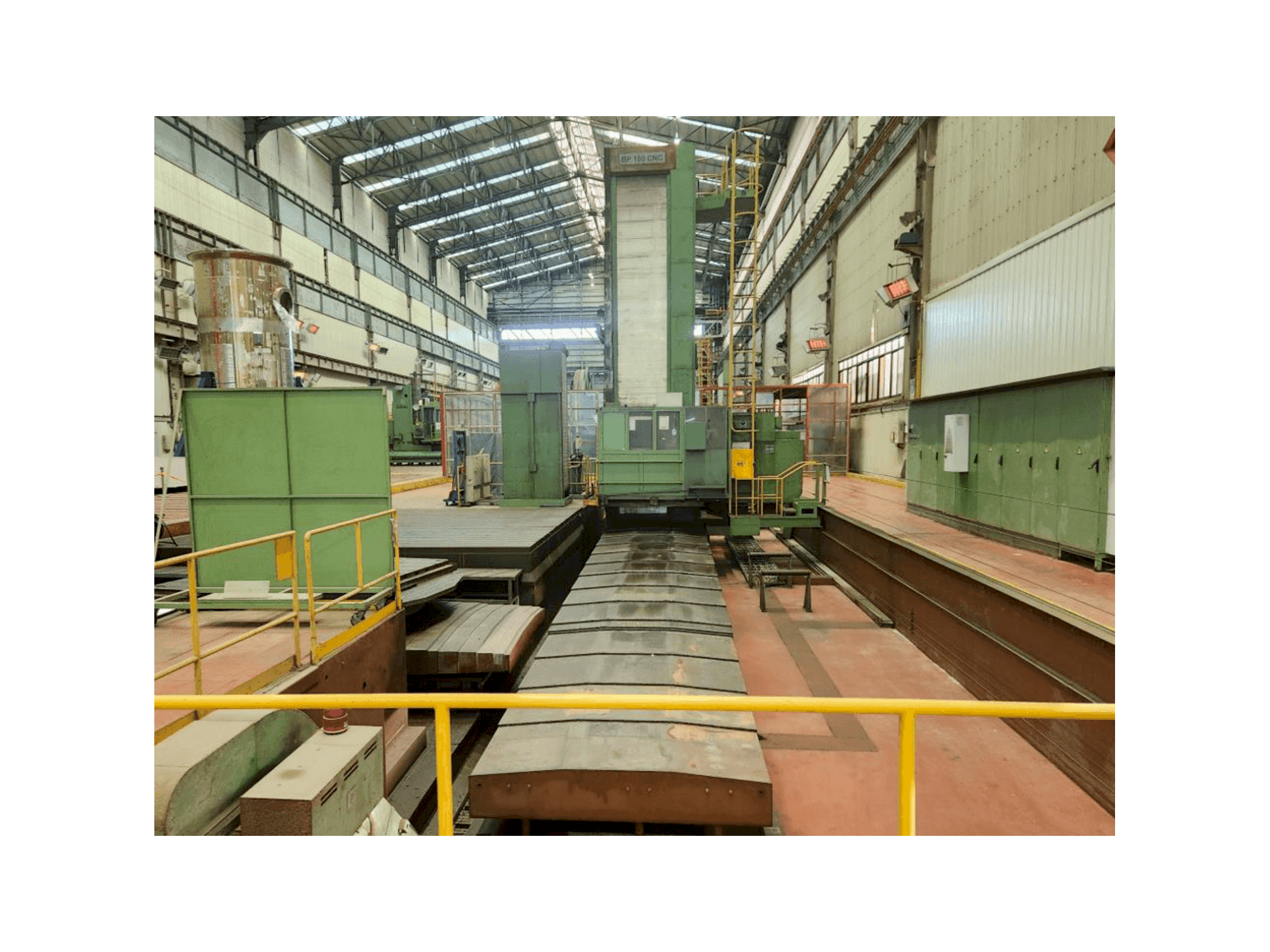 Čelní pohled na WMW BP 160 CNC stroj