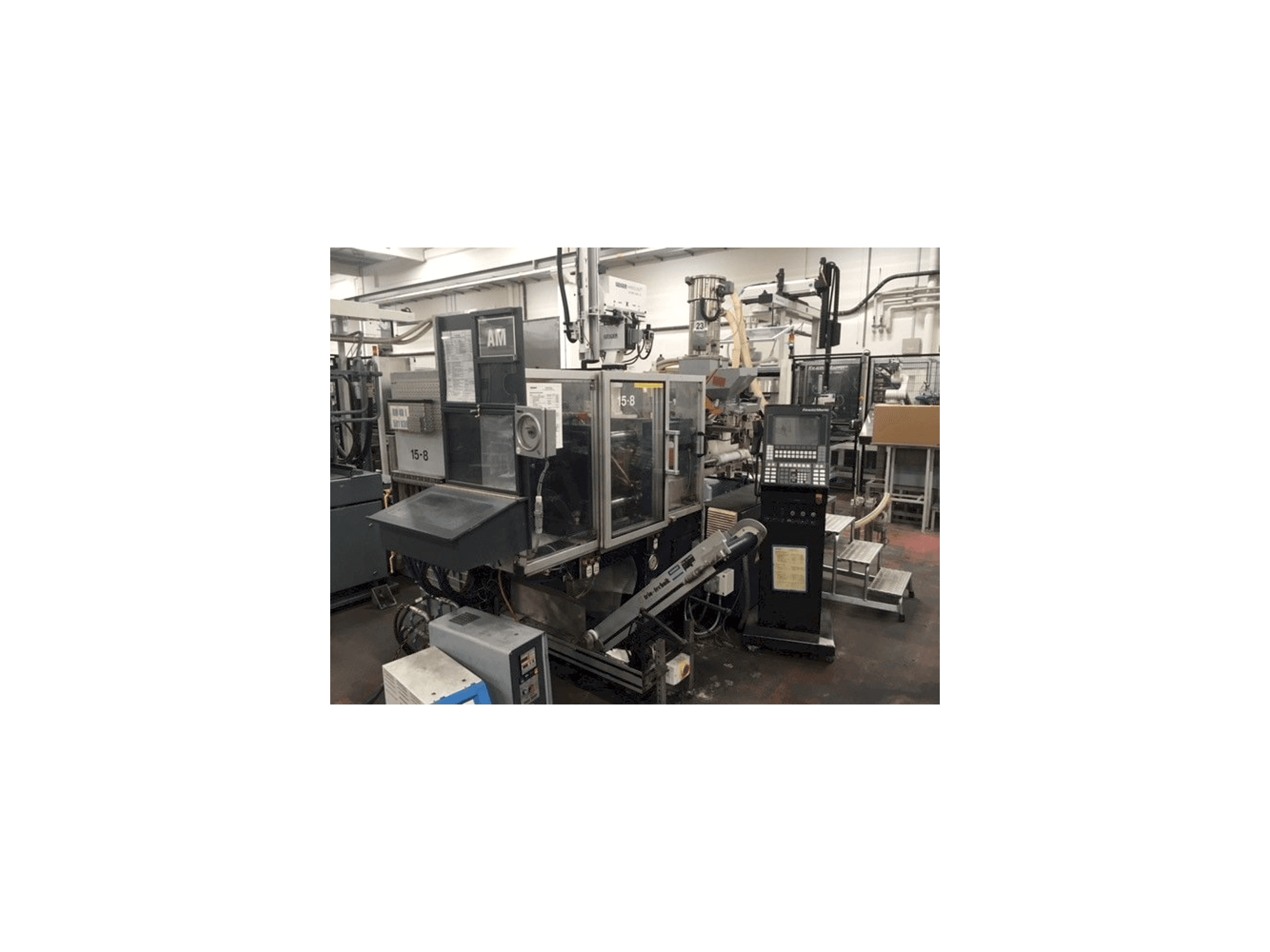 Čelní pohled na Krauss Maffei 40-135 C2 stroj