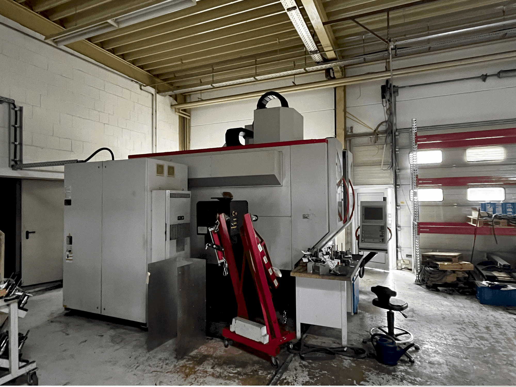 Čelní pohled na POSmill H800 U stroj