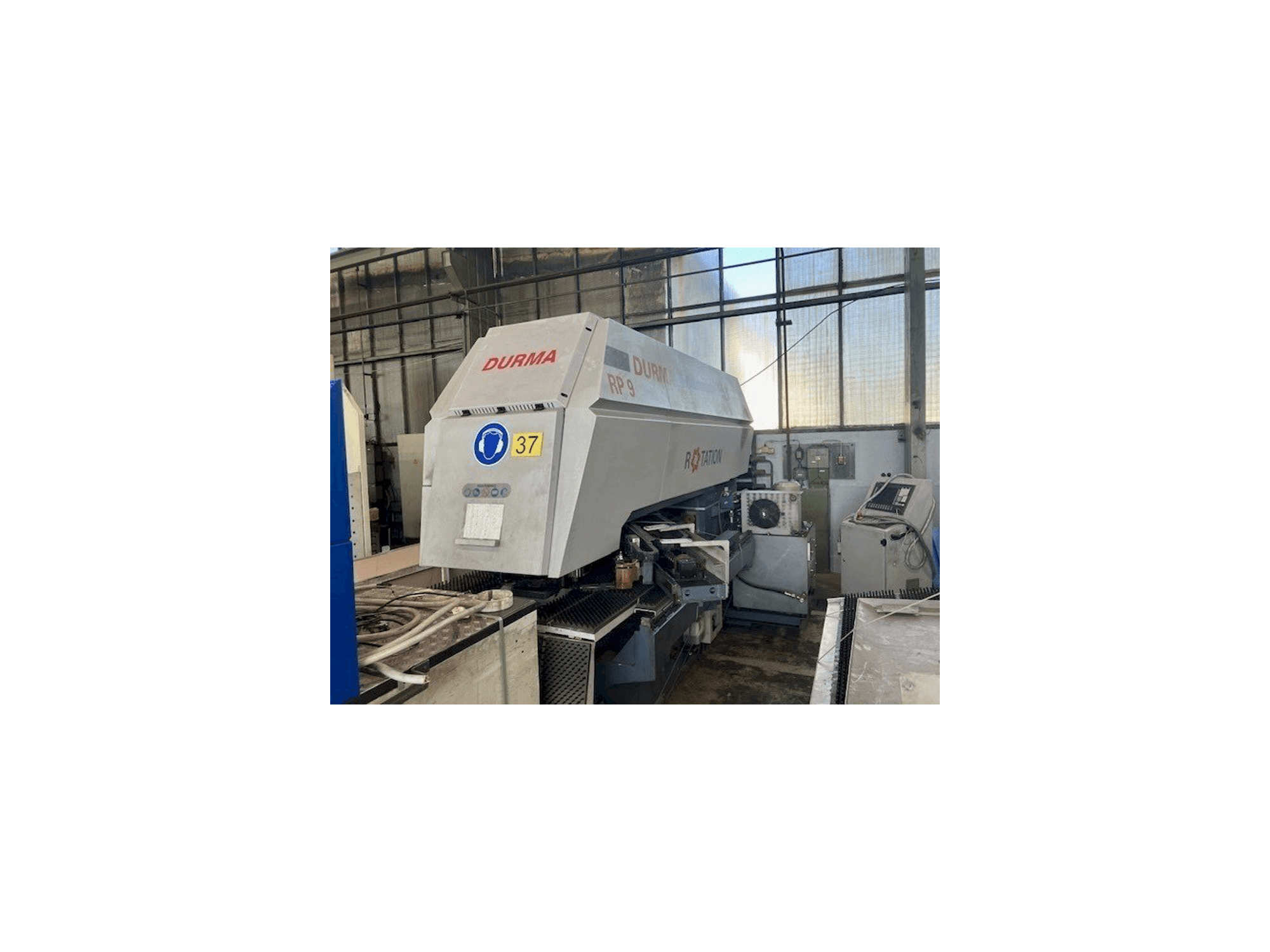 Čelní pohled na Durma RP9 1250x20 stroj