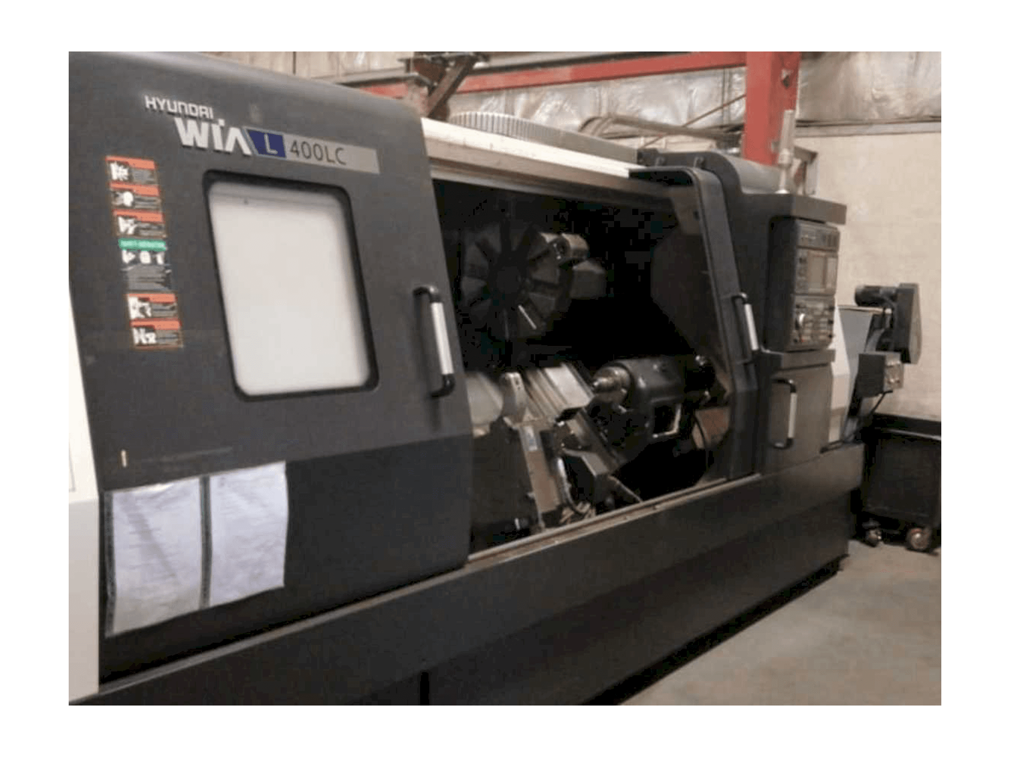 Čelní pohled na Hyundai Wia L400LC stroj