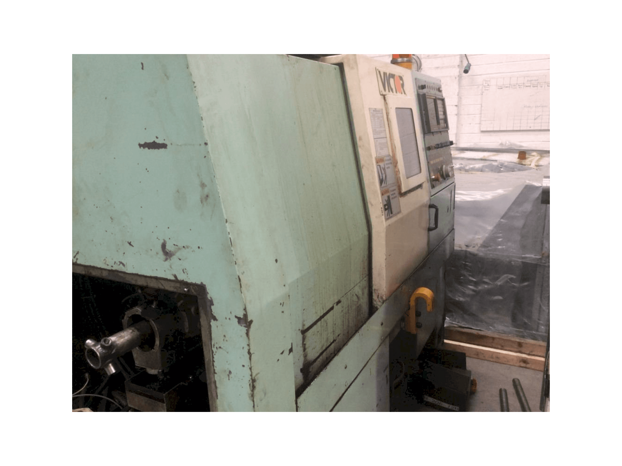 Čelní pohled na Victor VT Plus/15 stroj